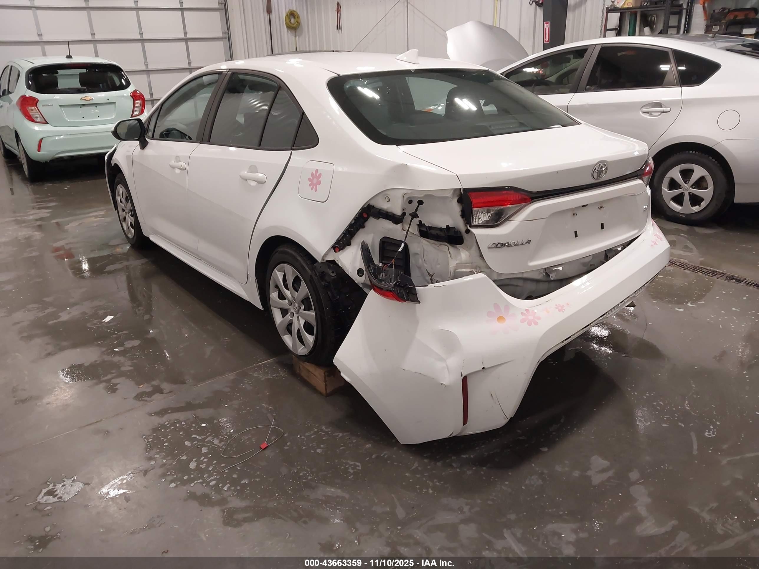 TOYOTA COROLLA image 6