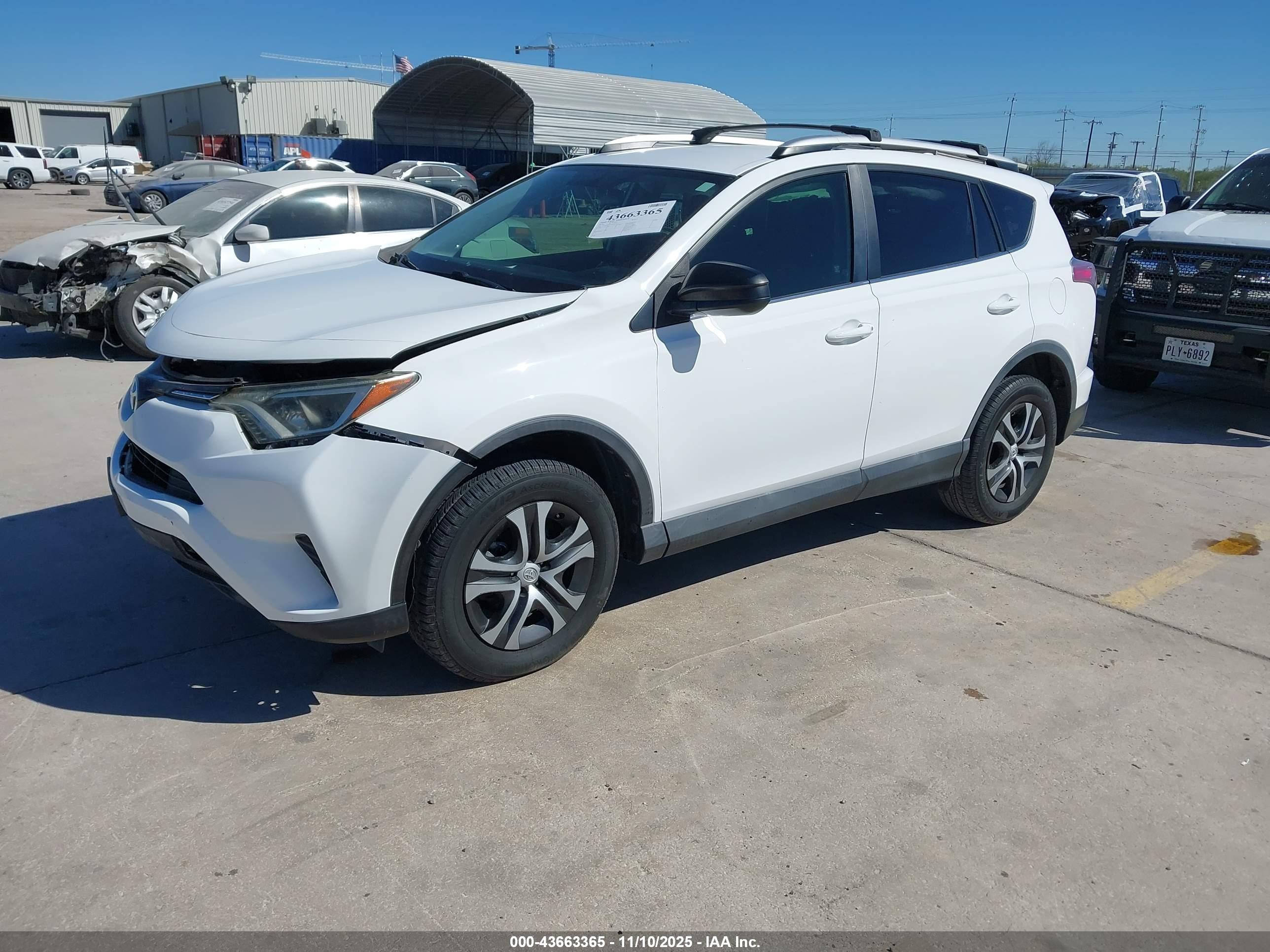 TOYOTA RAV4 image 2