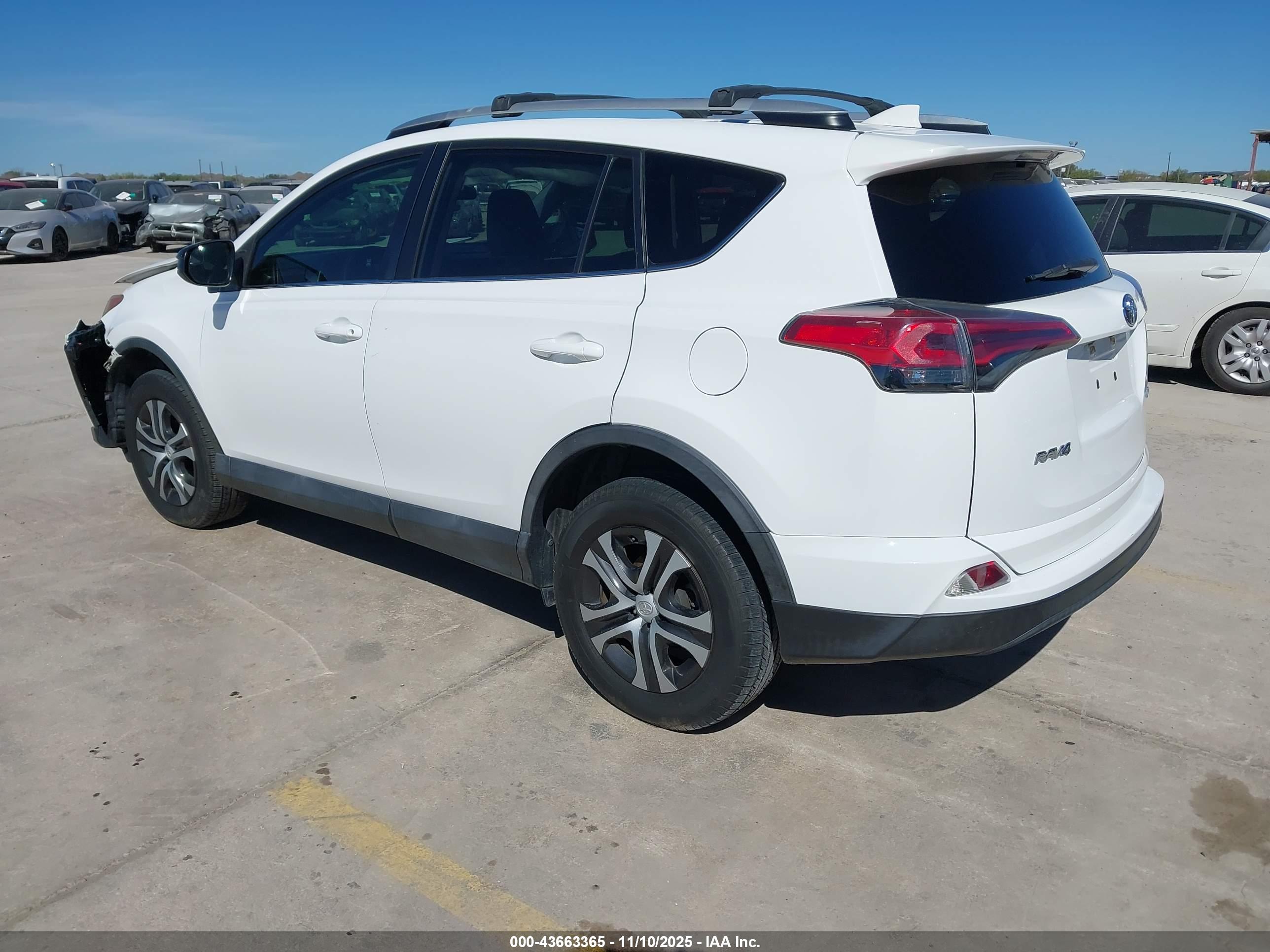 TOYOTA RAV4 image 3