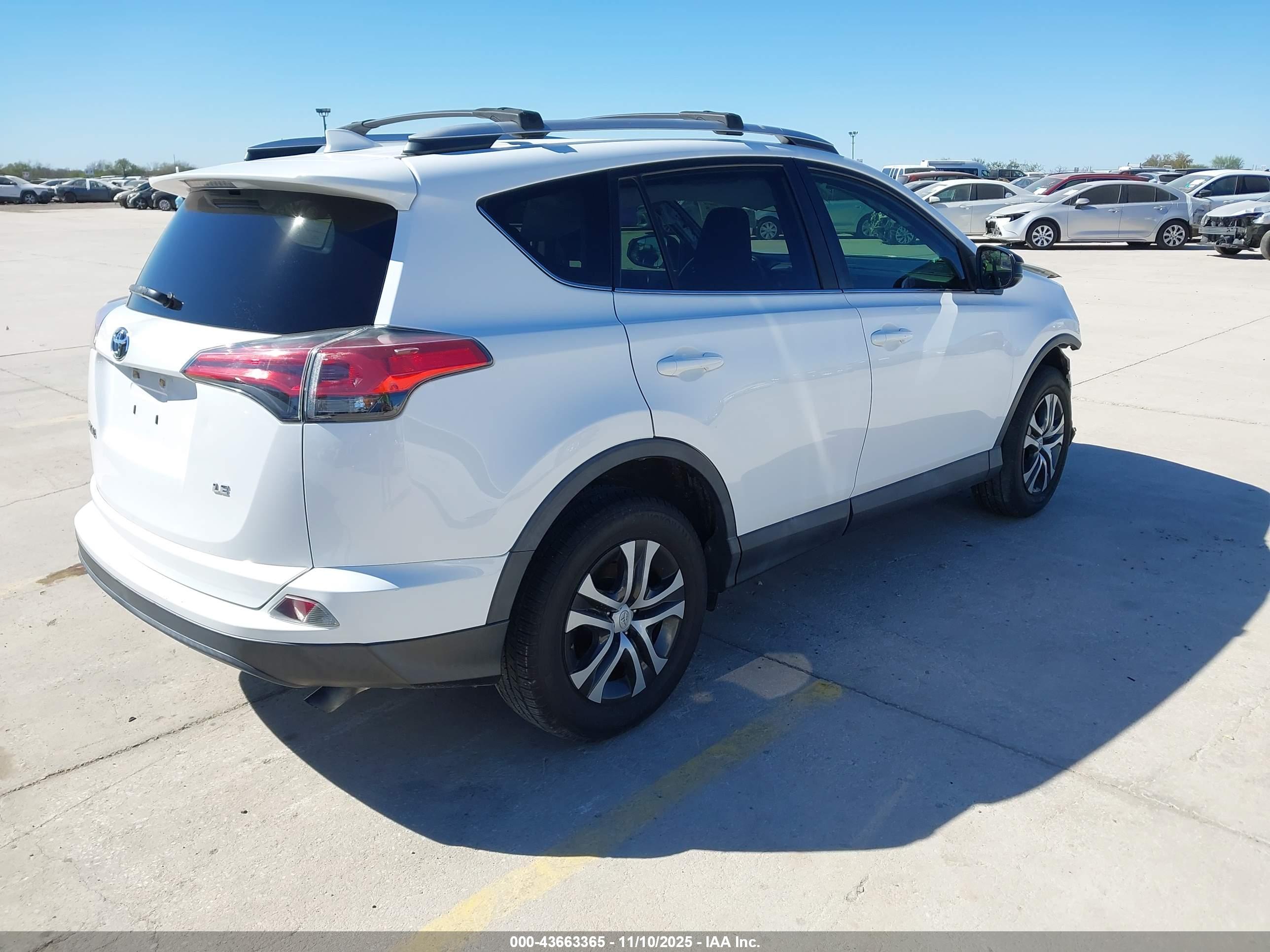 TOYOTA RAV4 image 4