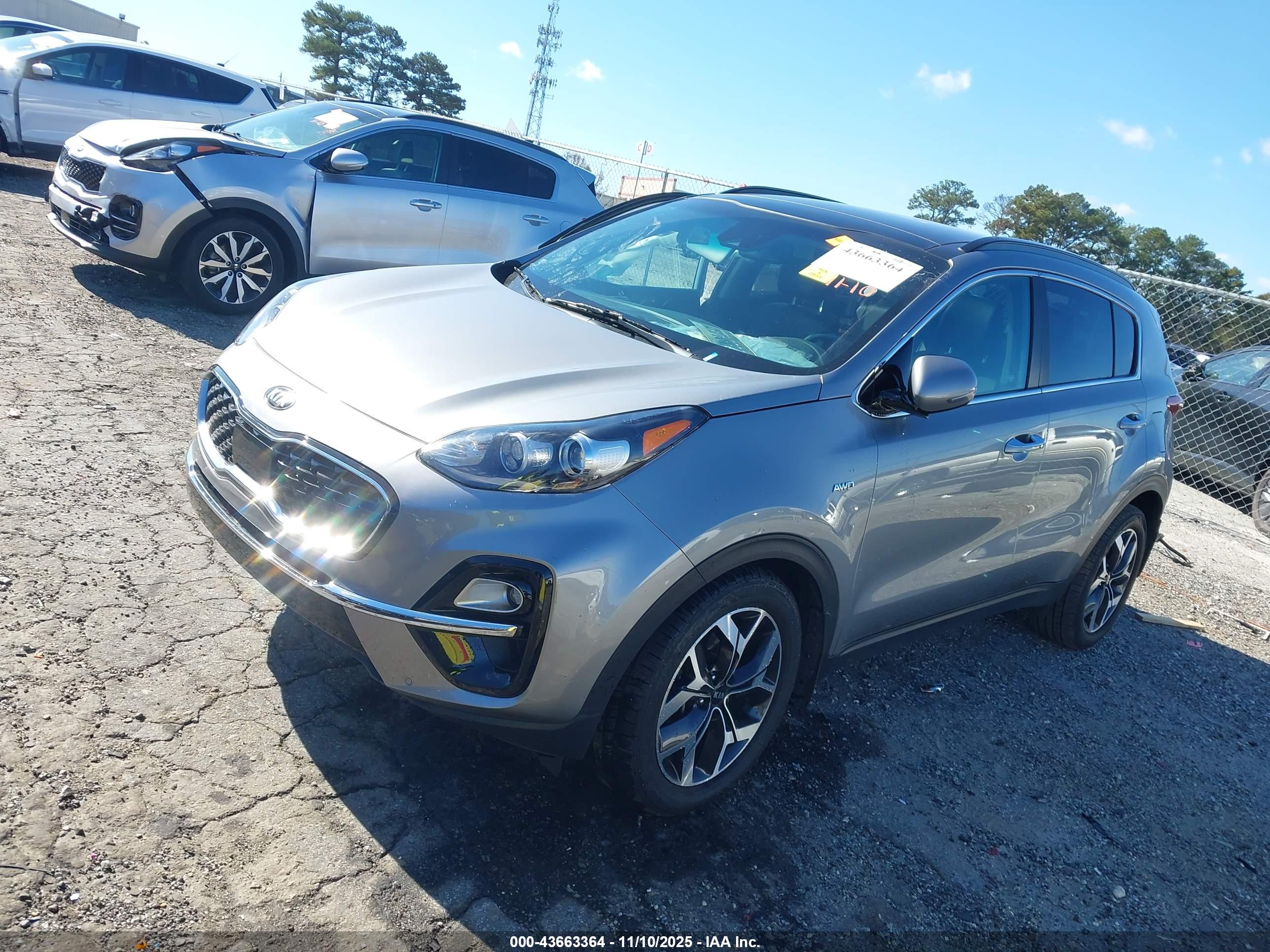 KIA SPORTAGE image 2