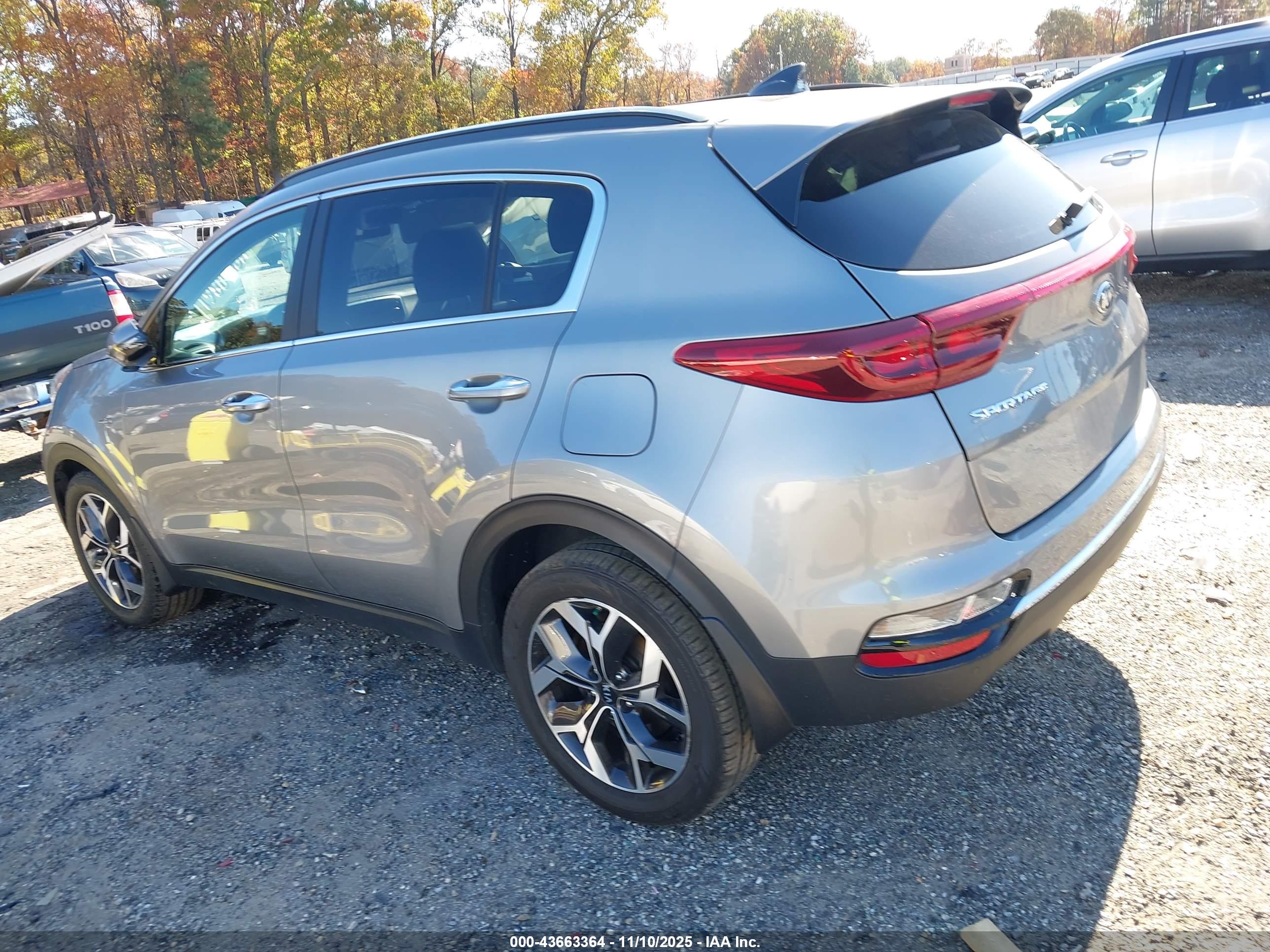 KIA SPORTAGE image 3