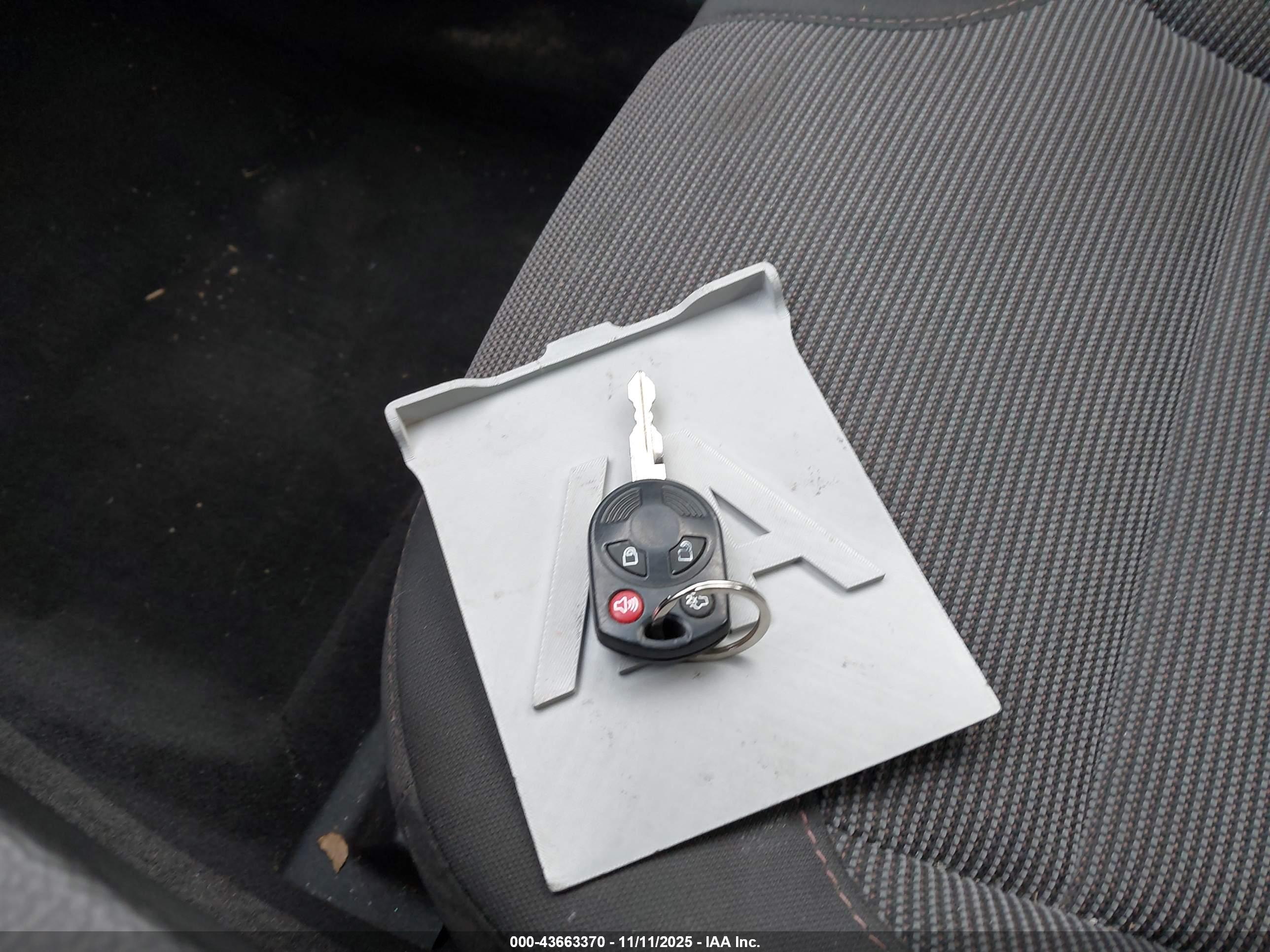 FORD TAURUS image 11