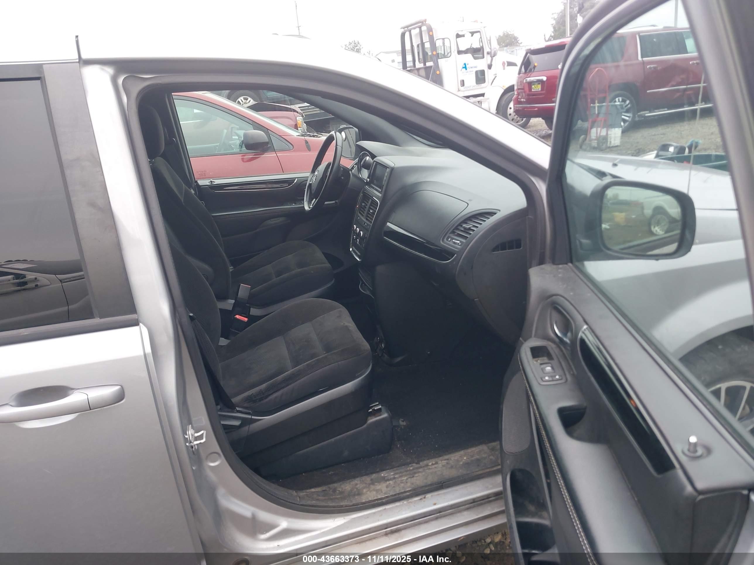 DODGE GRAND image 5