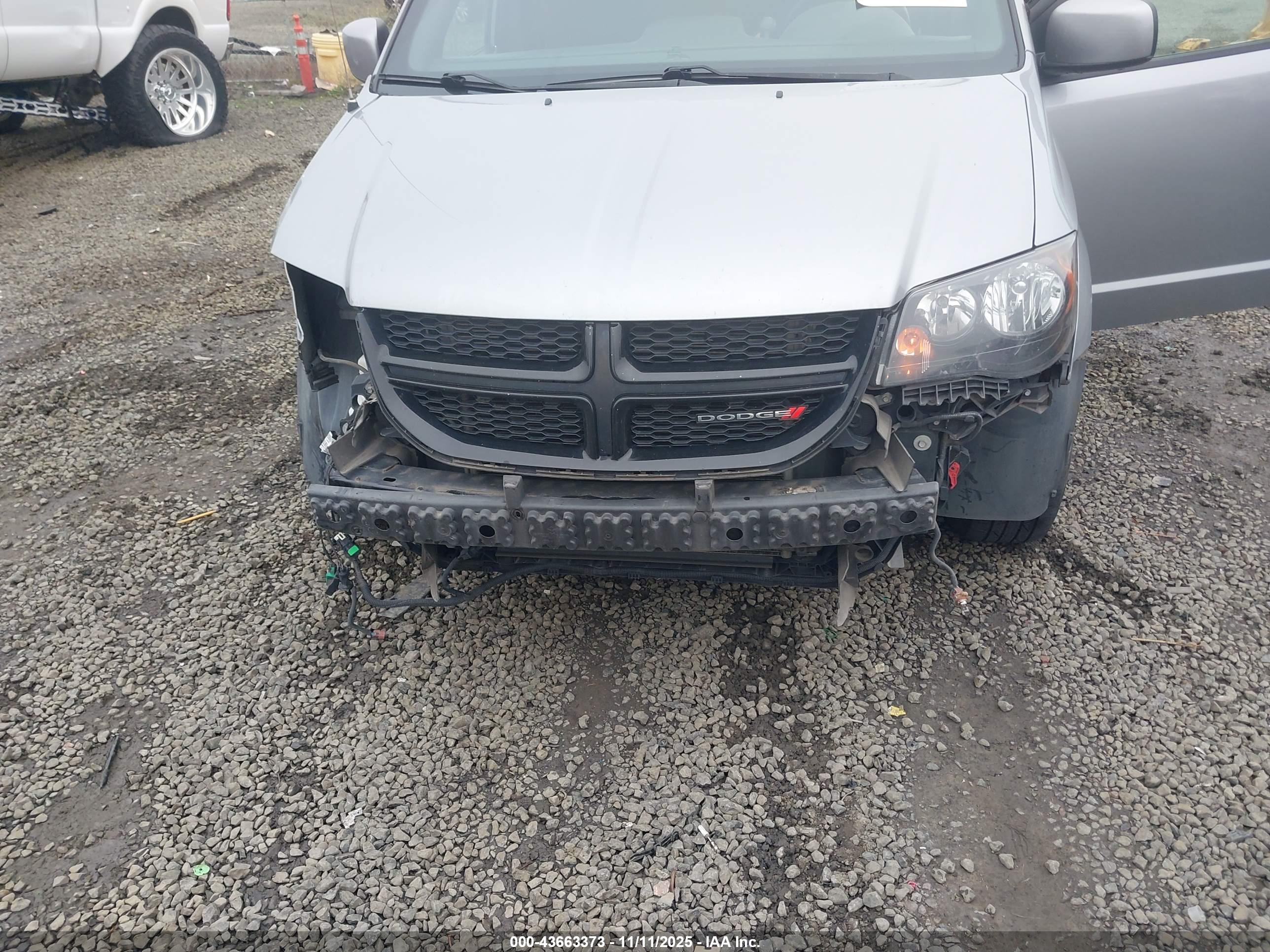 DODGE GRAND image 6