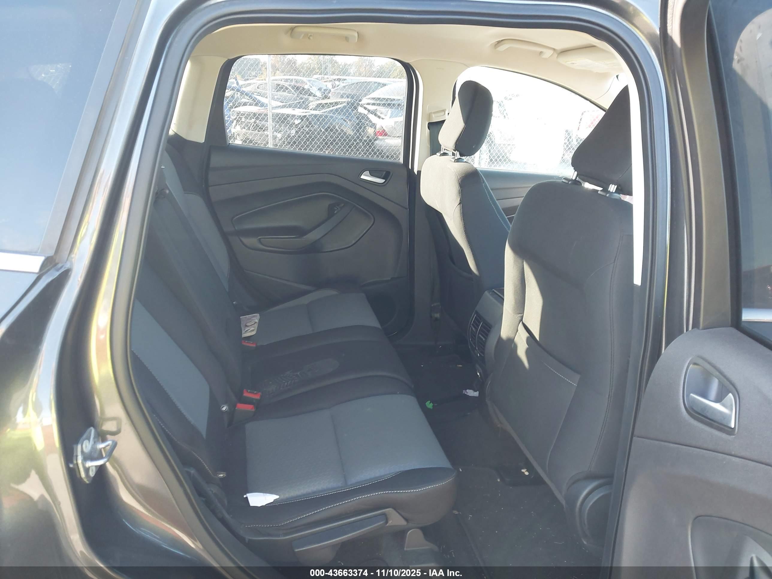 FORD ESCAPE image 8