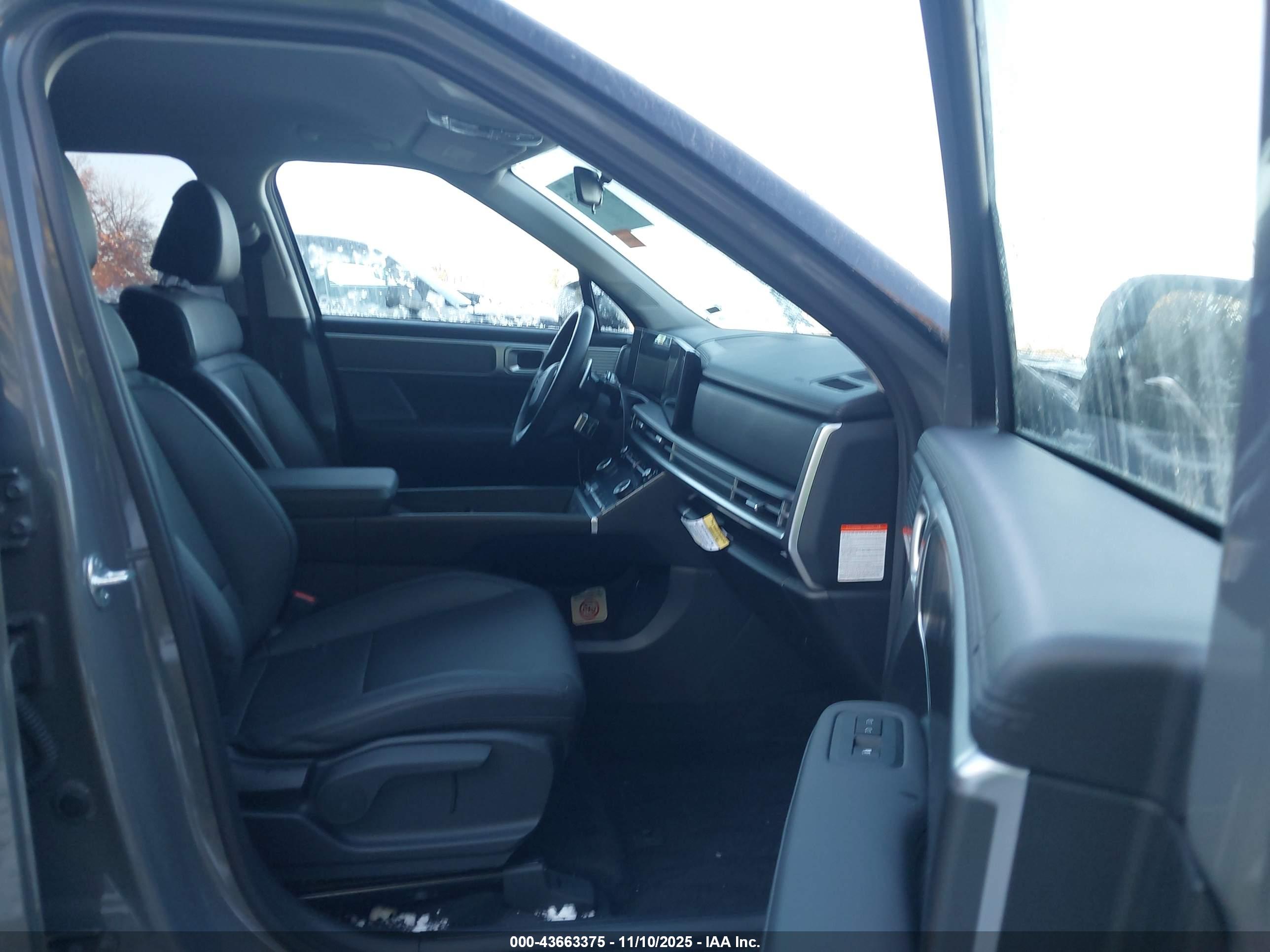 HYUNDAI SANTA image 5