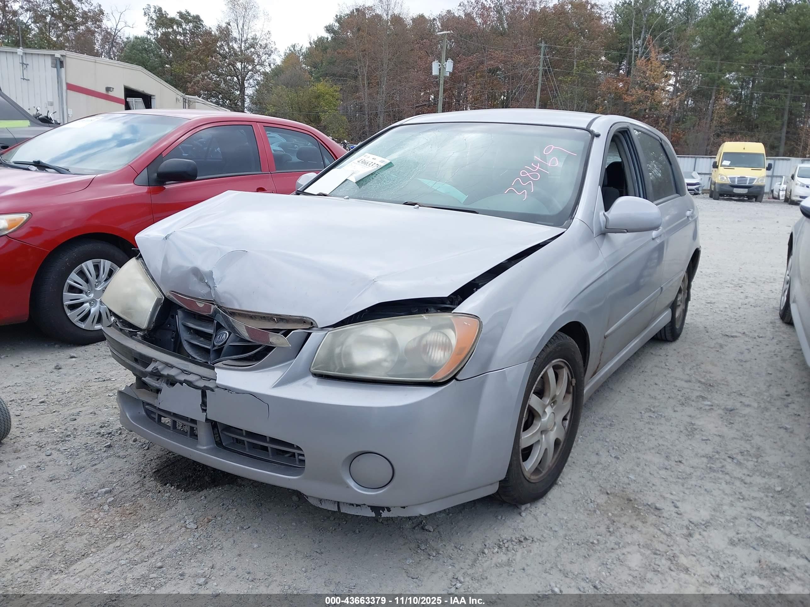 KIA SPECTRA5 image 2