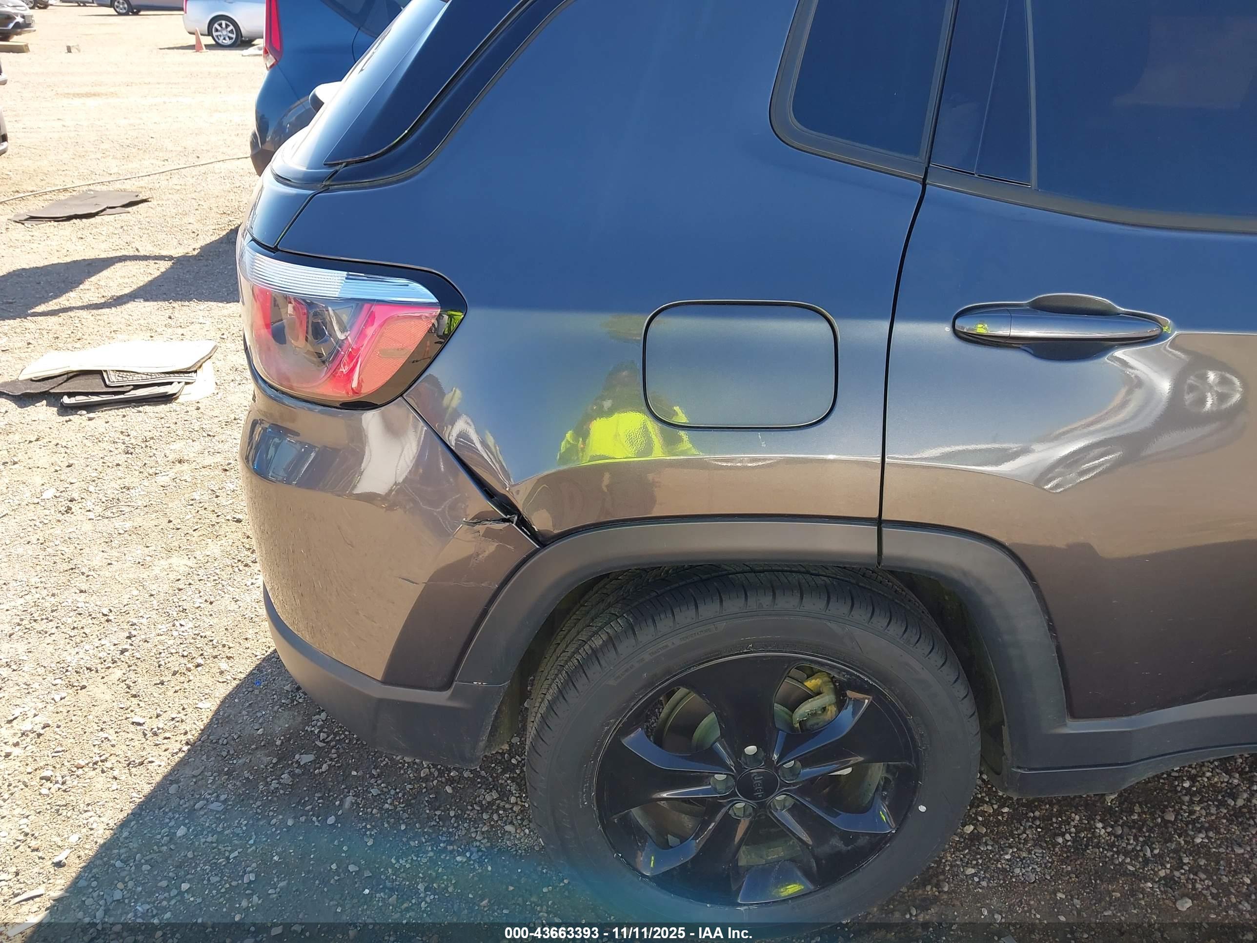 JEEP COMPASS image 6