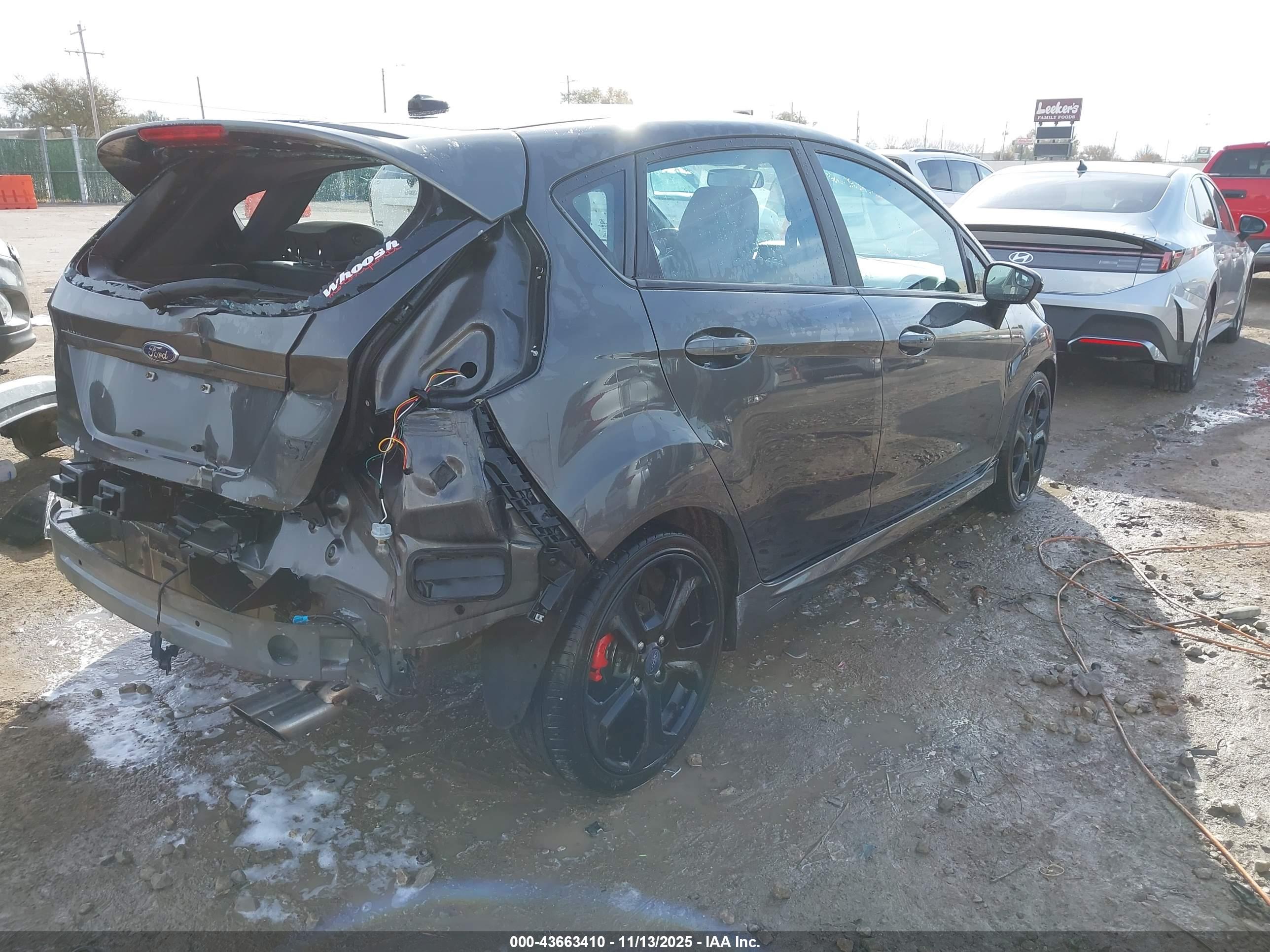 FORD FIESTA image 4