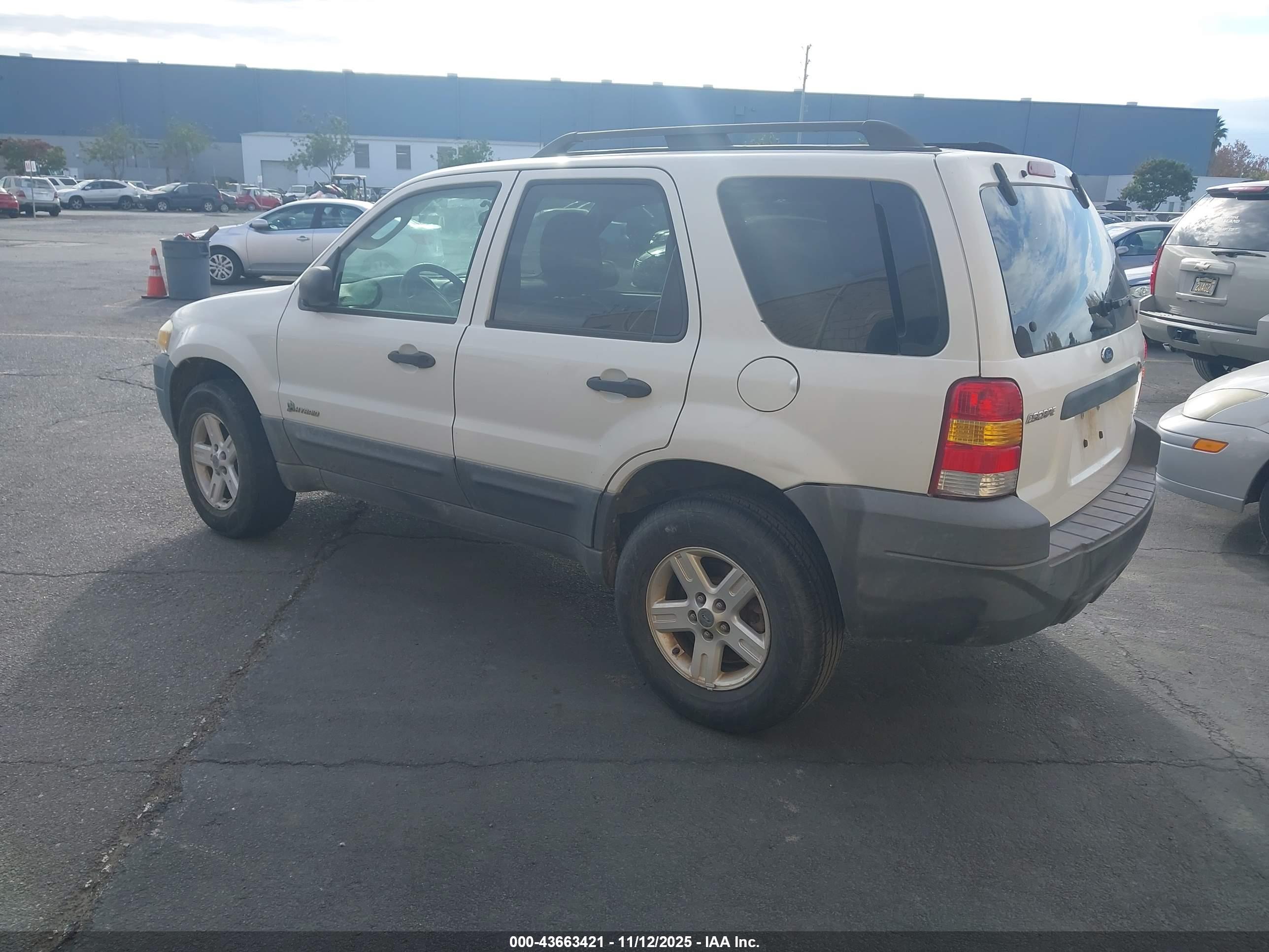 FORD ESCAPE image 3