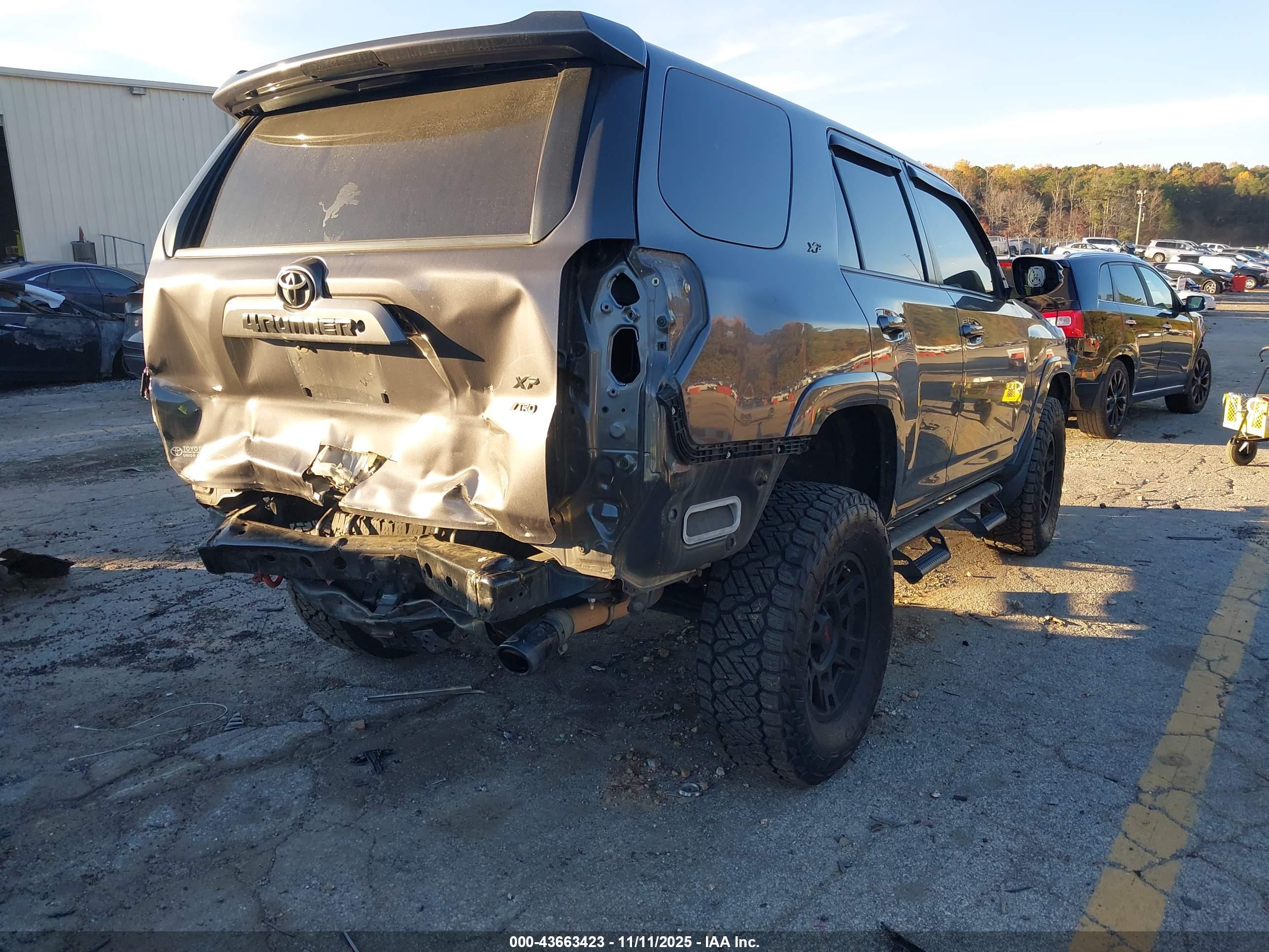 TOYOTA 4RUNNER image 4