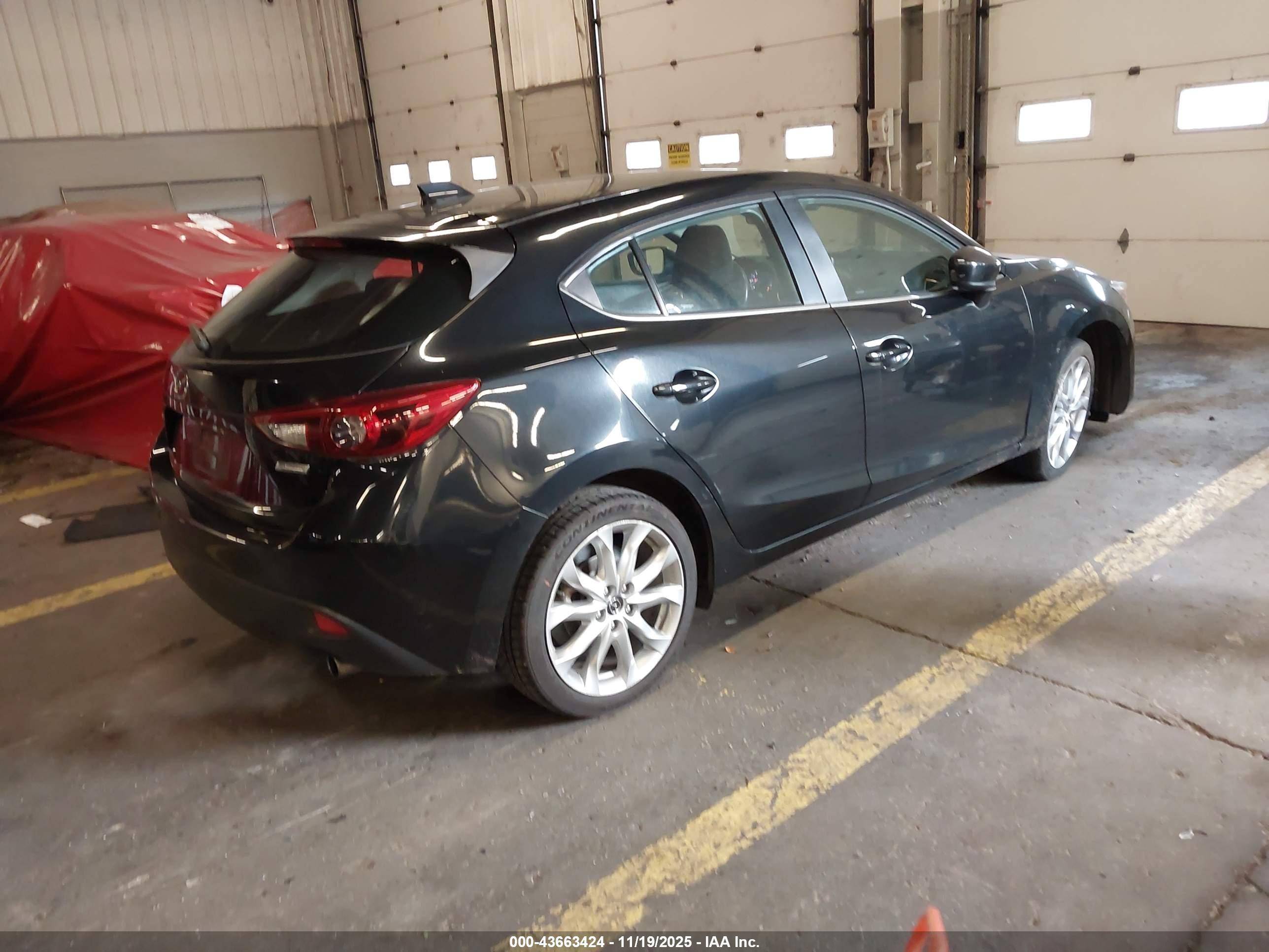 MAZDA MAZDA3 image 4