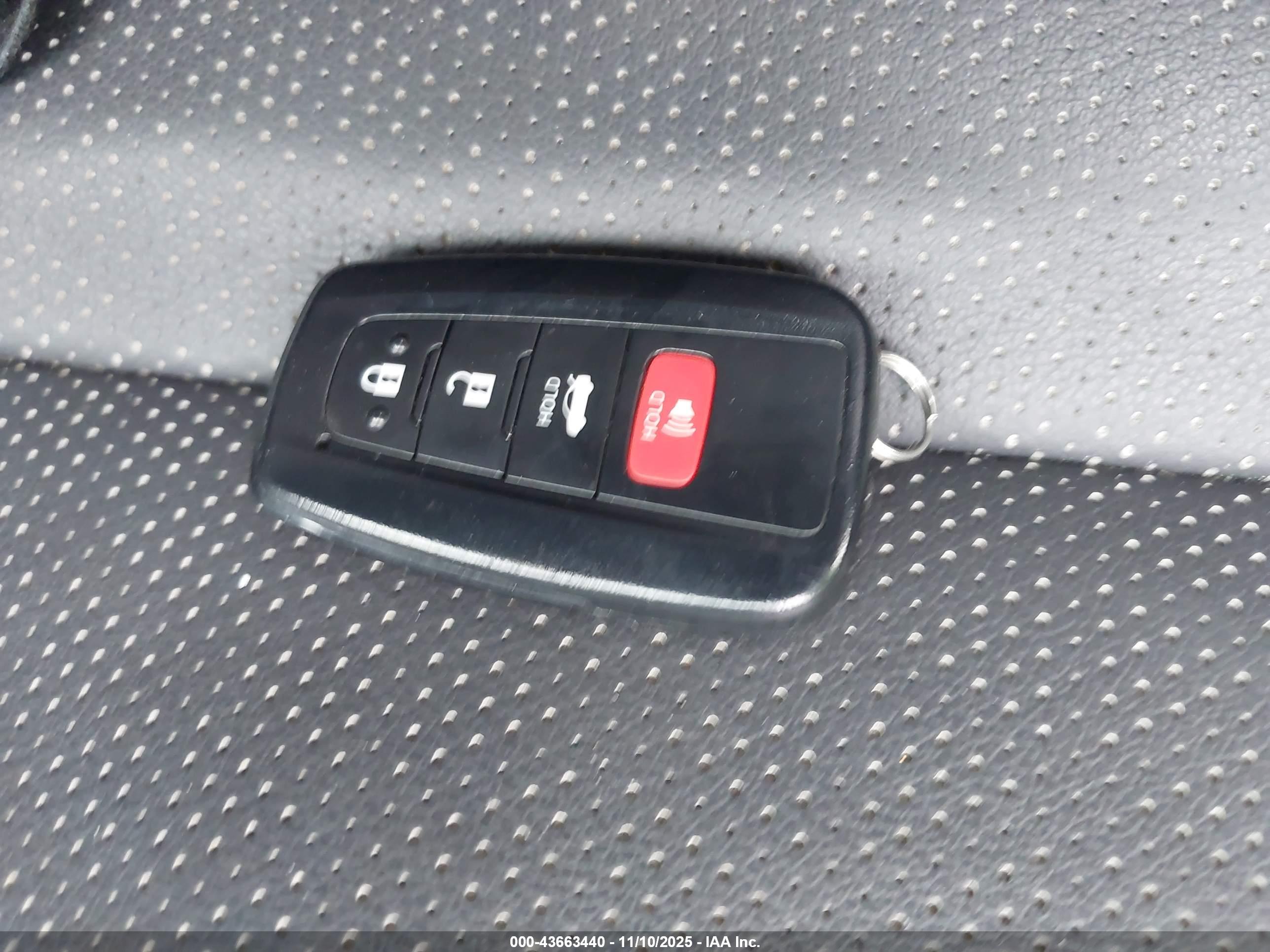 TOYOTA CAMRY image 11