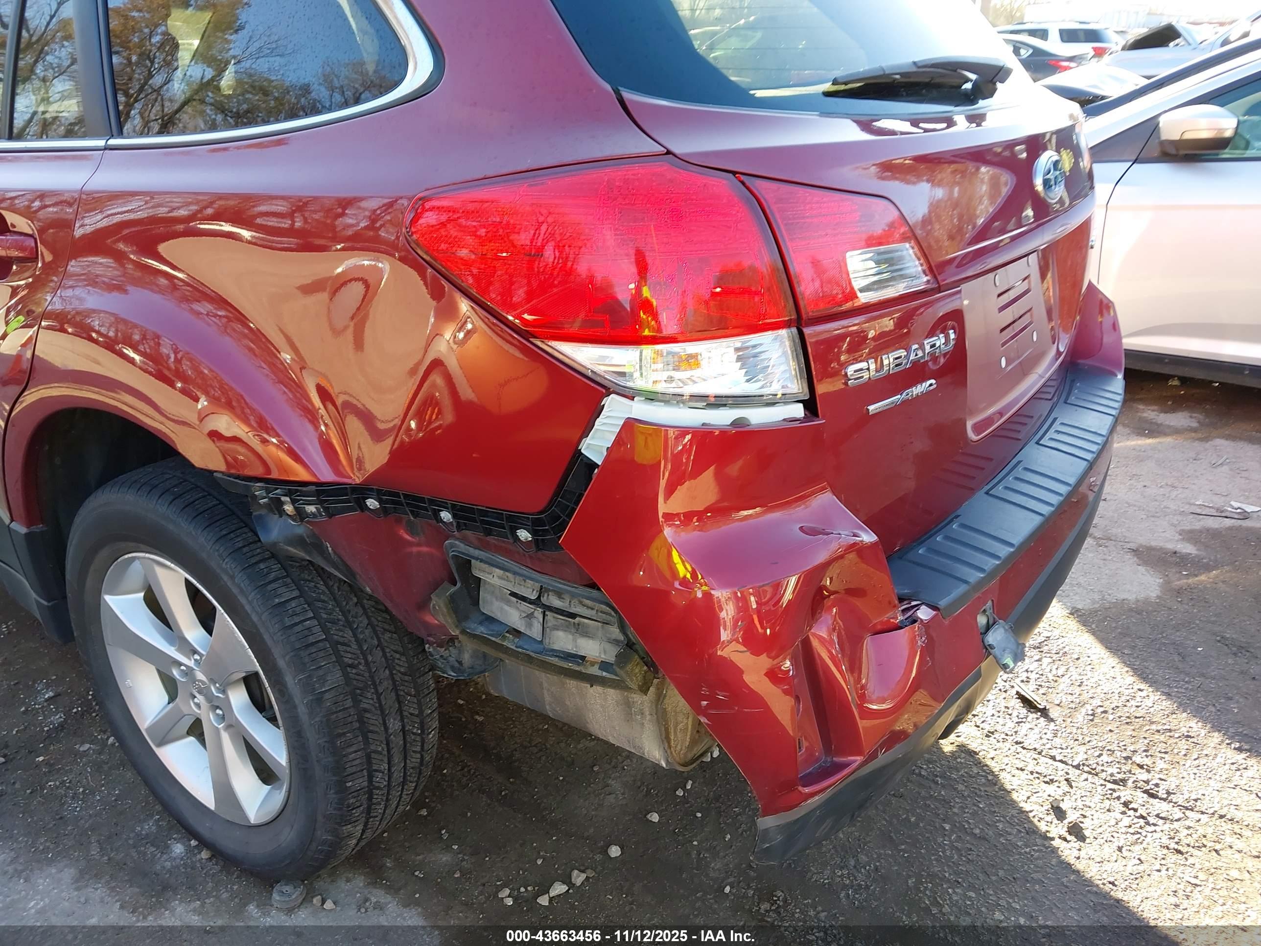 SUBARU OUTBACK image 6
