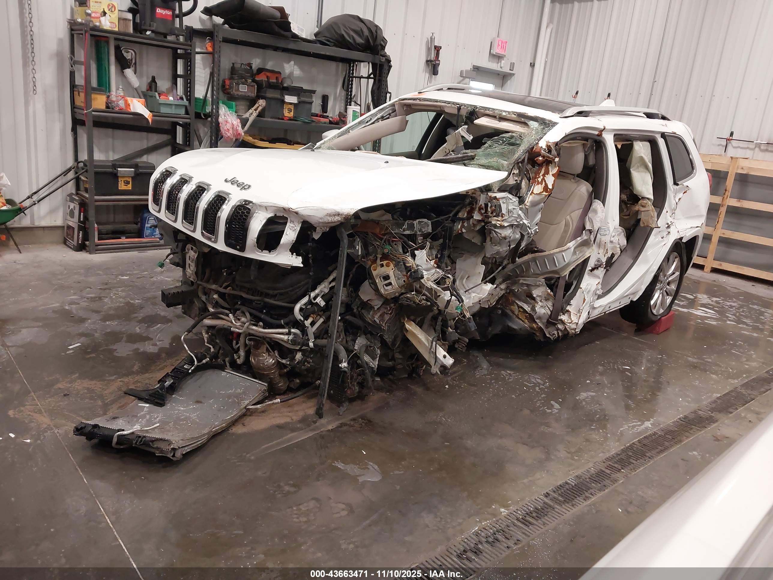 JEEP CHEROKEE image 2
