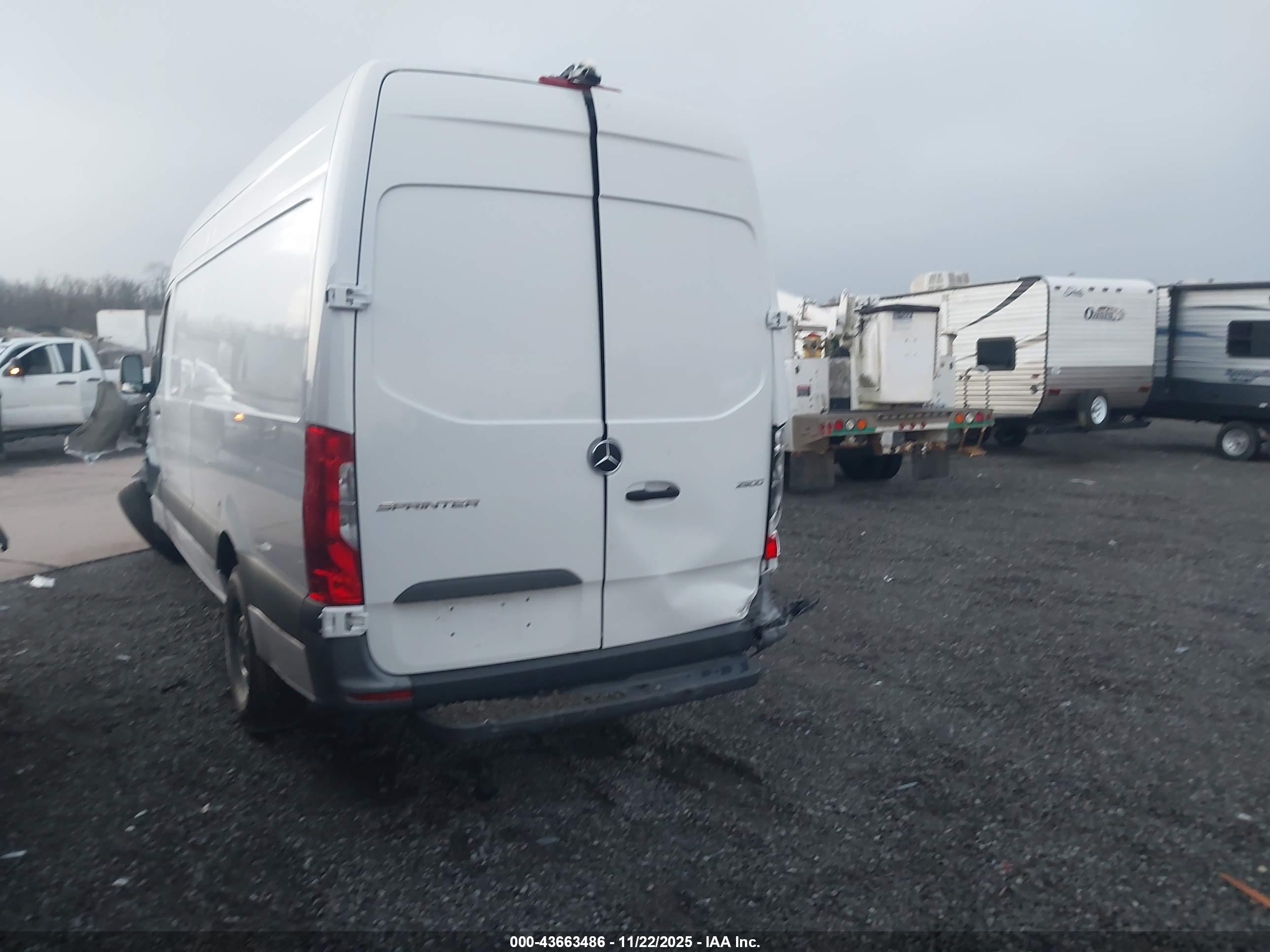 MERCEDES-BENZ SPRINTER image 3
