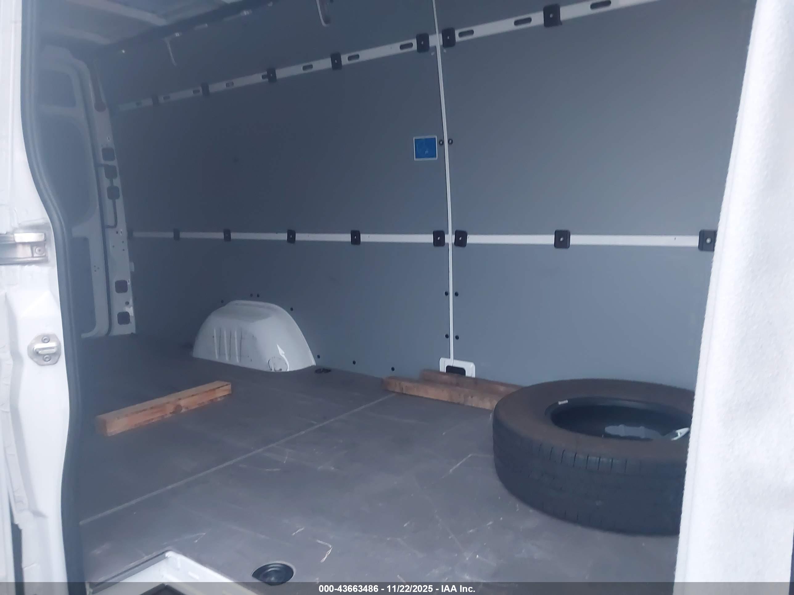 MERCEDES-BENZ SPRINTER image 8