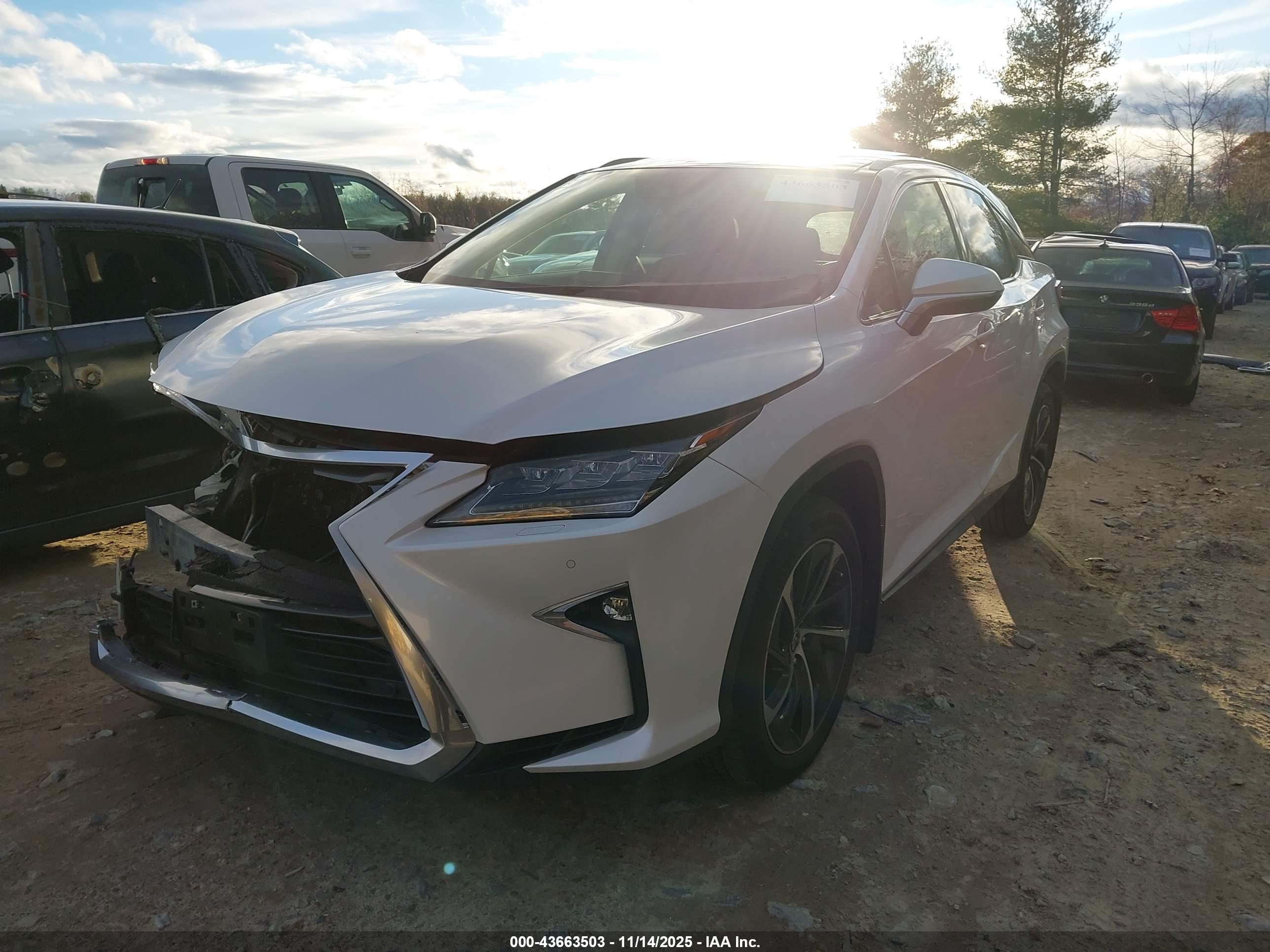 LEXUS RX image 2