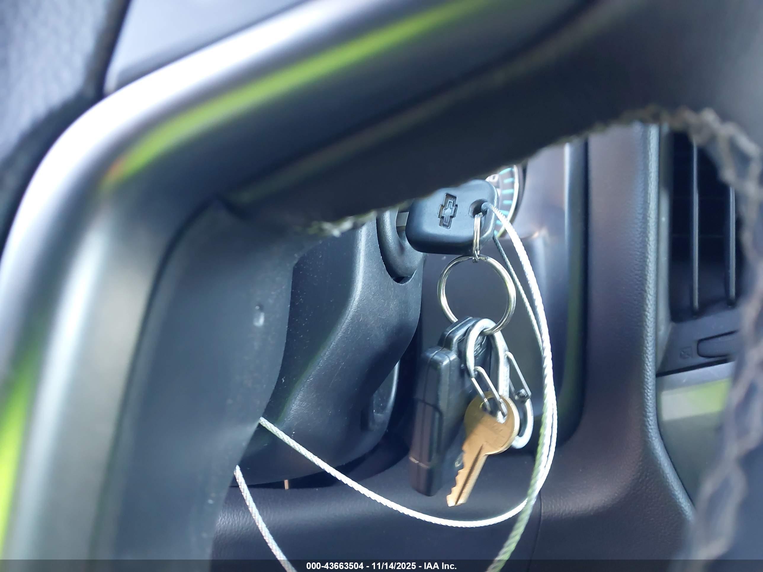 CHEVROLET SILVERADO image 11
