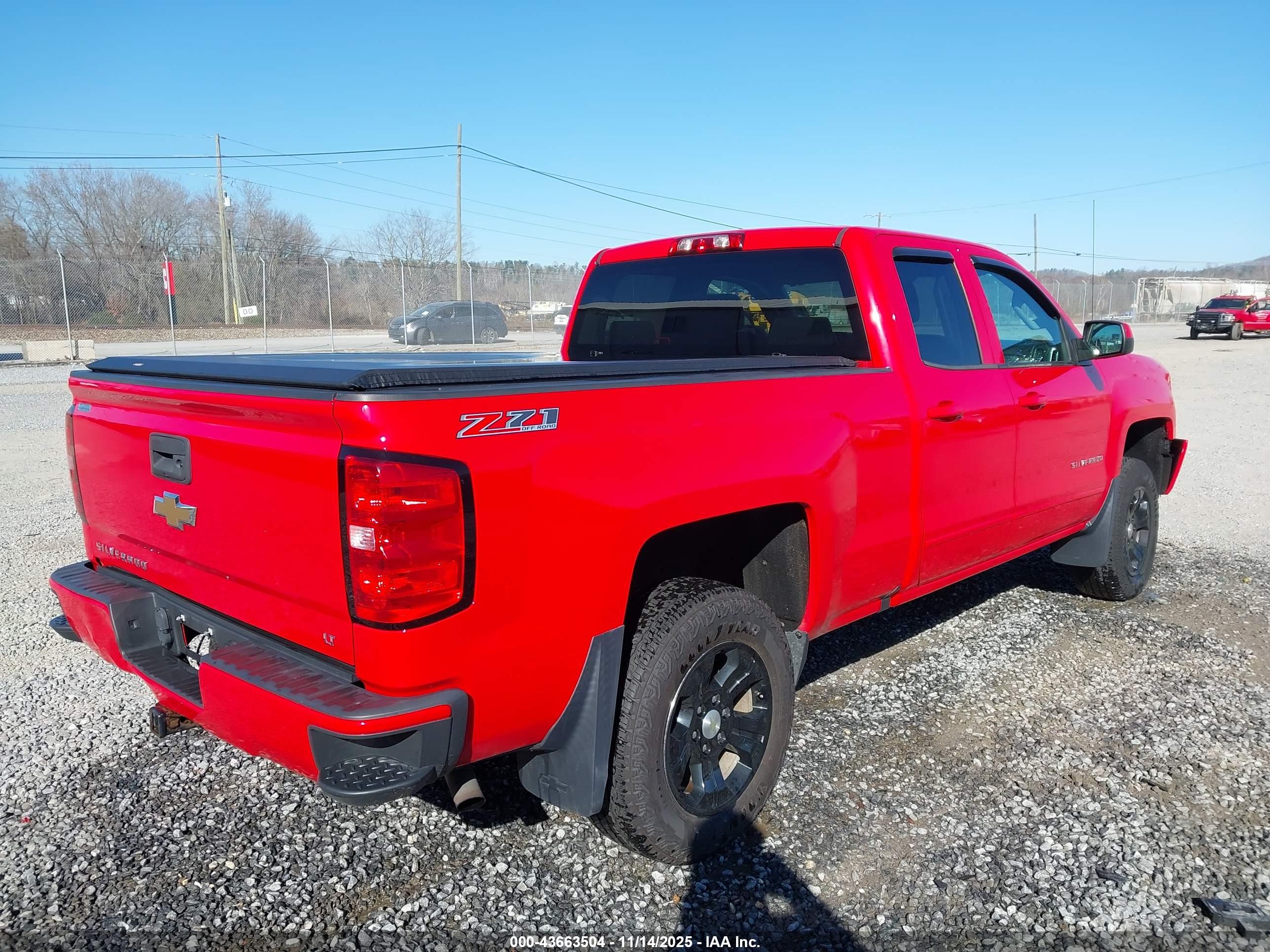 CHEVROLET SILVERADO image 4