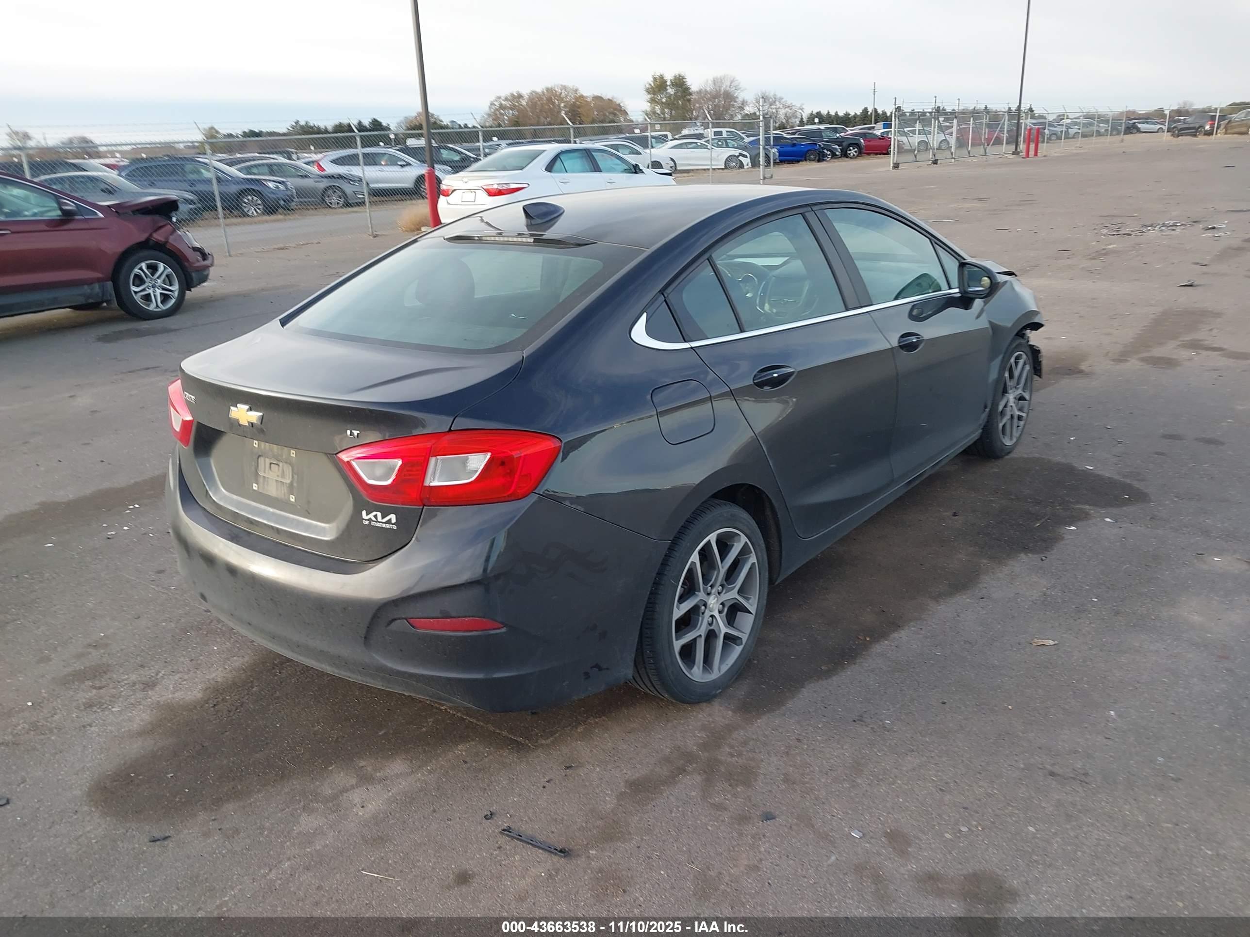 CHEVROLET CRUZE image 4