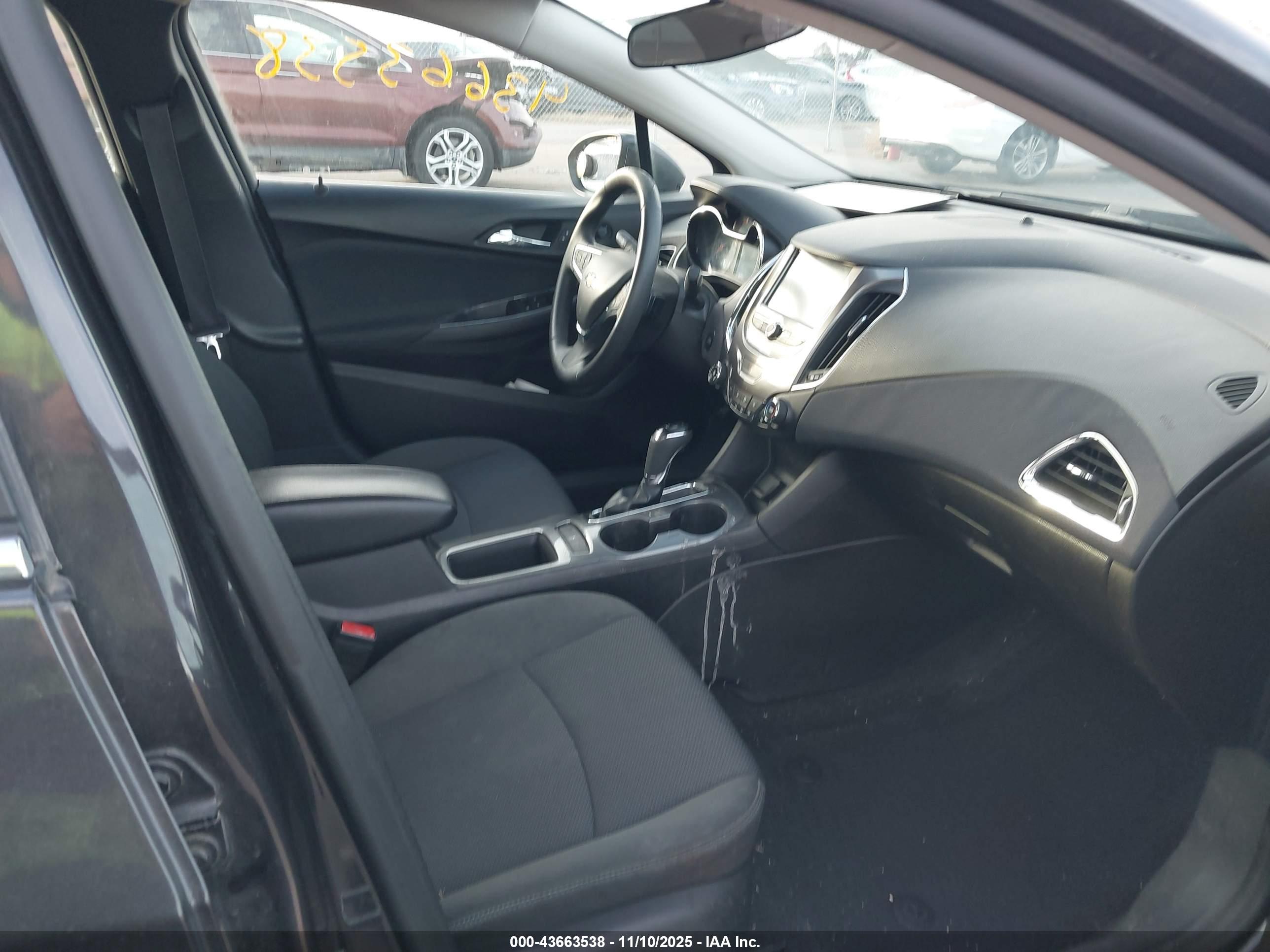 CHEVROLET CRUZE image 5