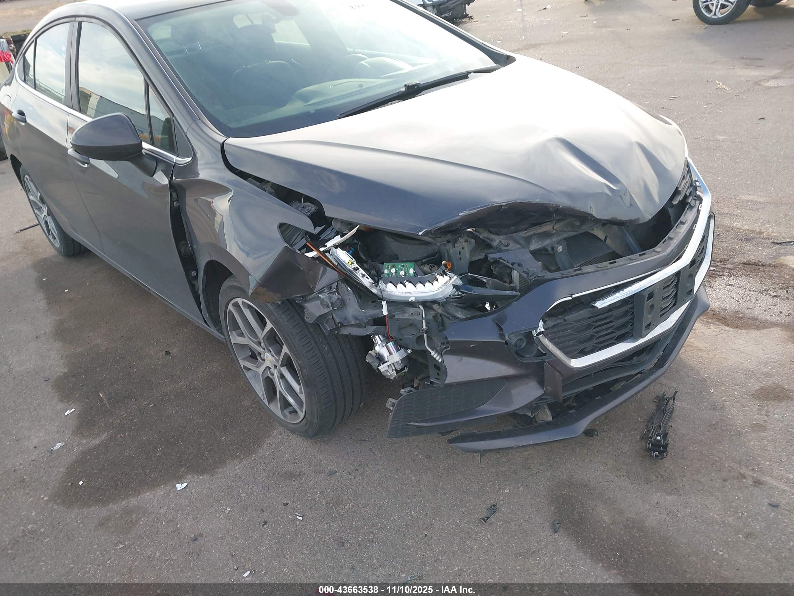 CHEVROLET CRUZE image 6