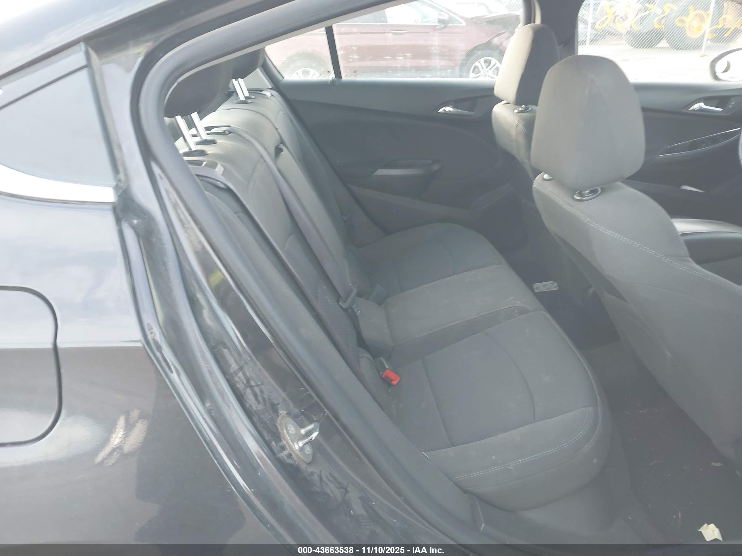 CHEVROLET CRUZE image 8