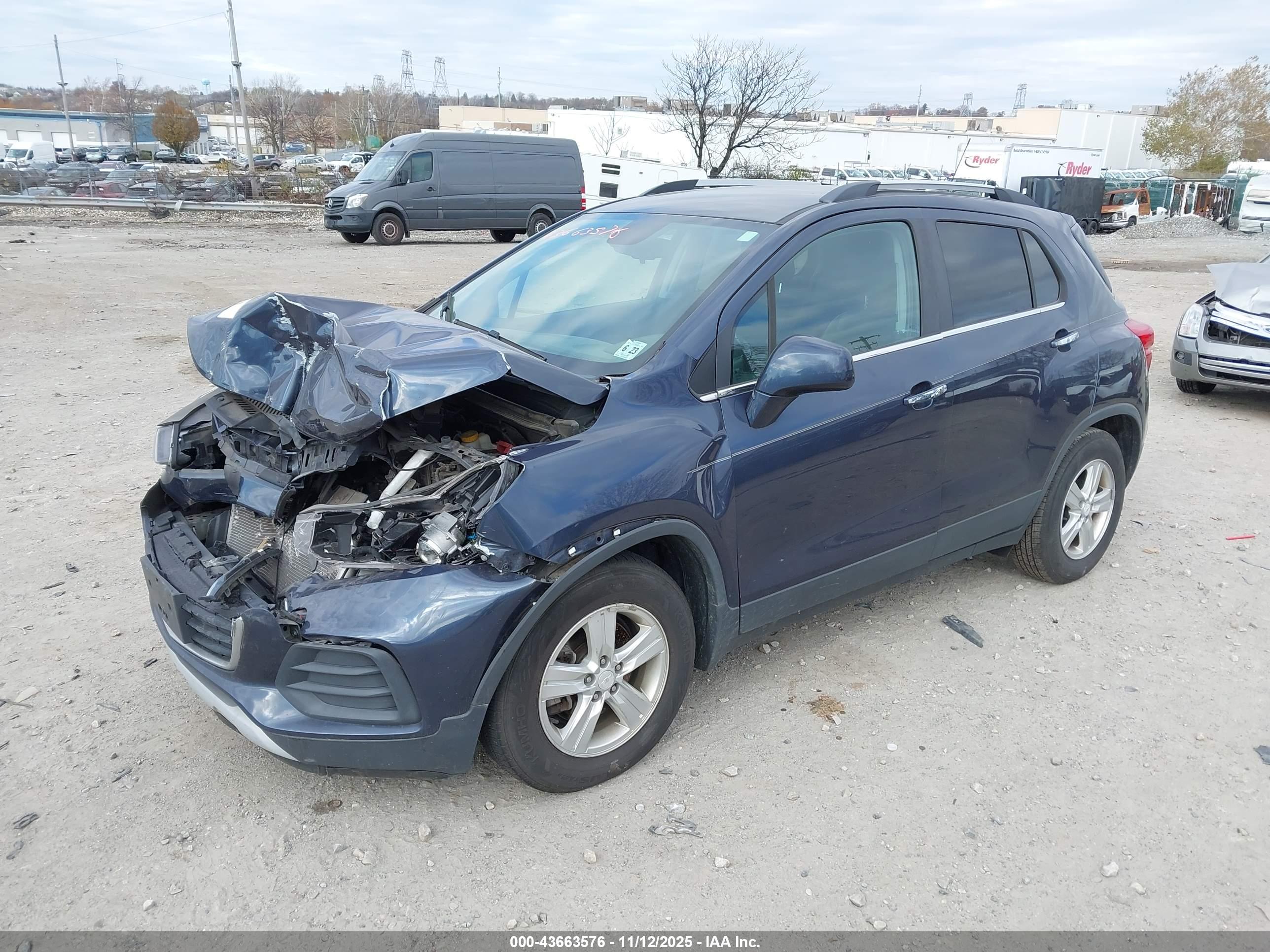 CHEVROLET TRAX image 2