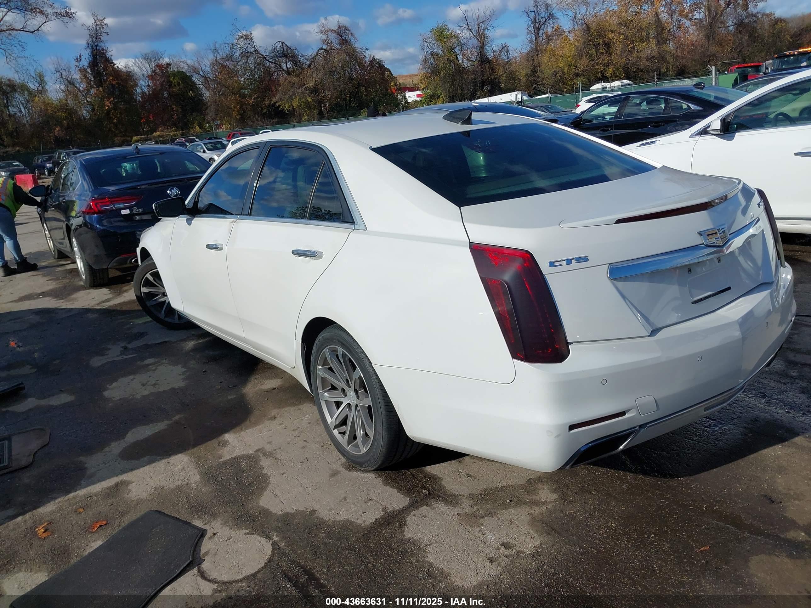 CADILLAC CTS image 3