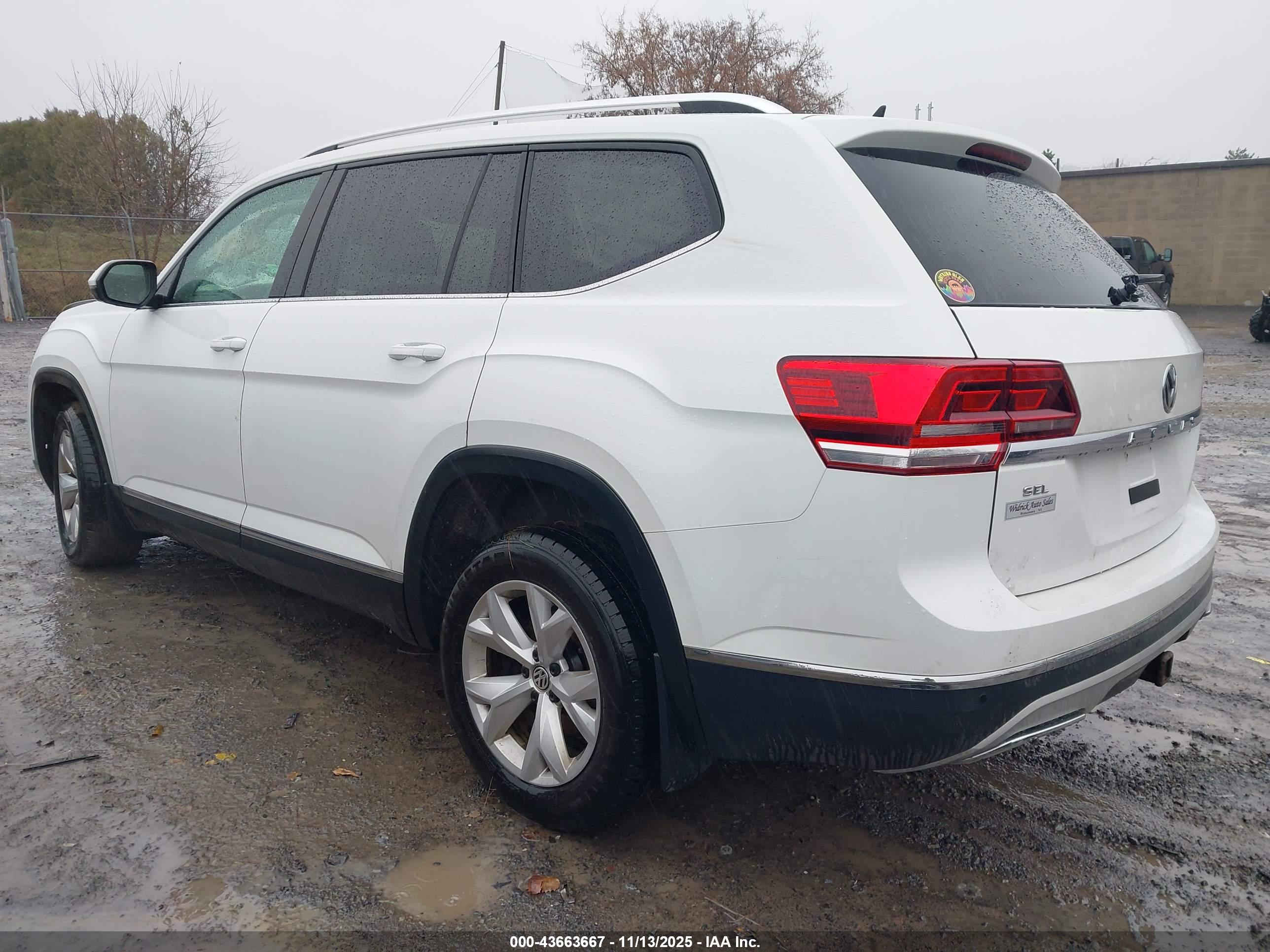 VOLKSWAGEN ATLAS image 3