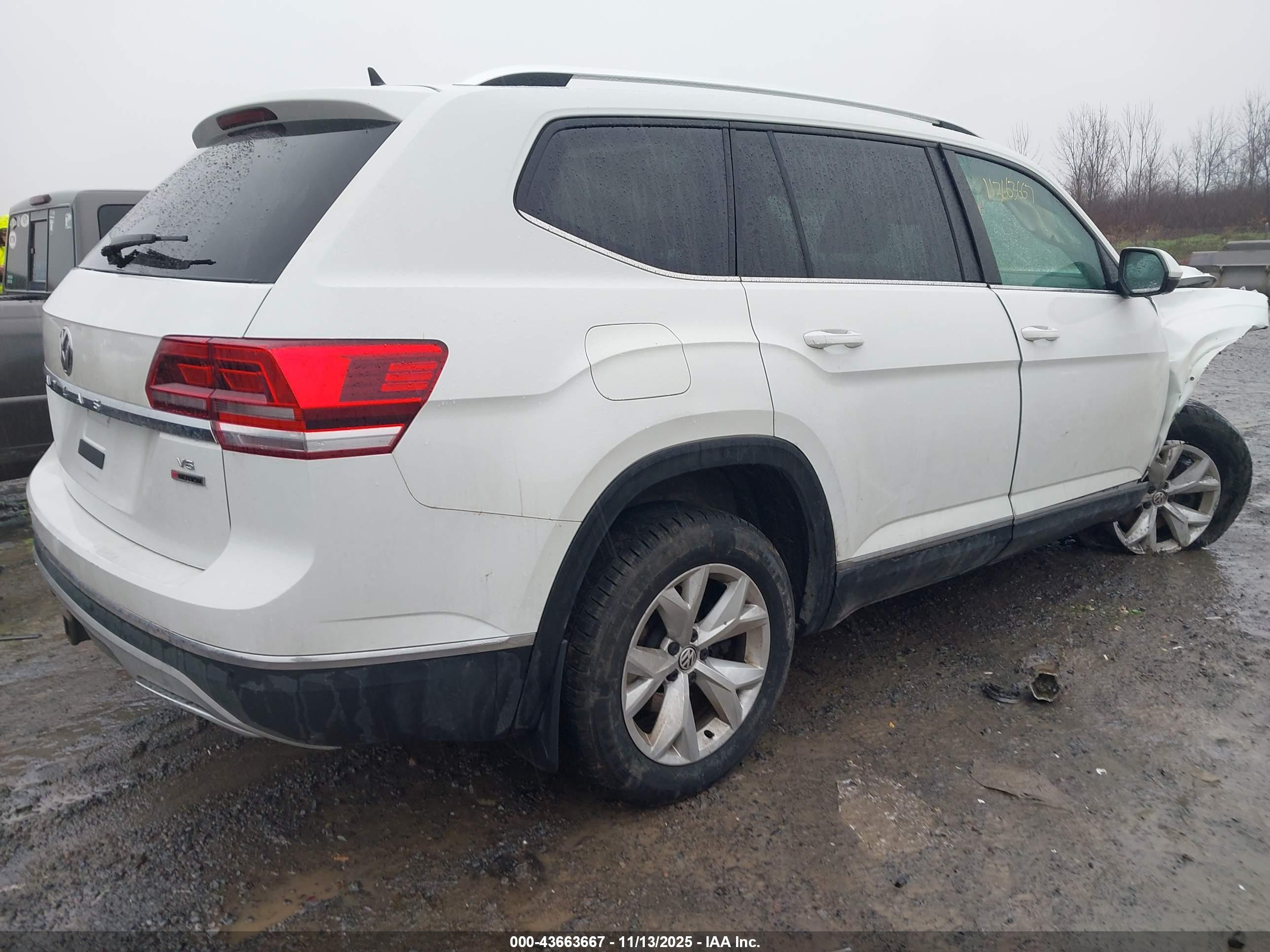 VOLKSWAGEN ATLAS image 4