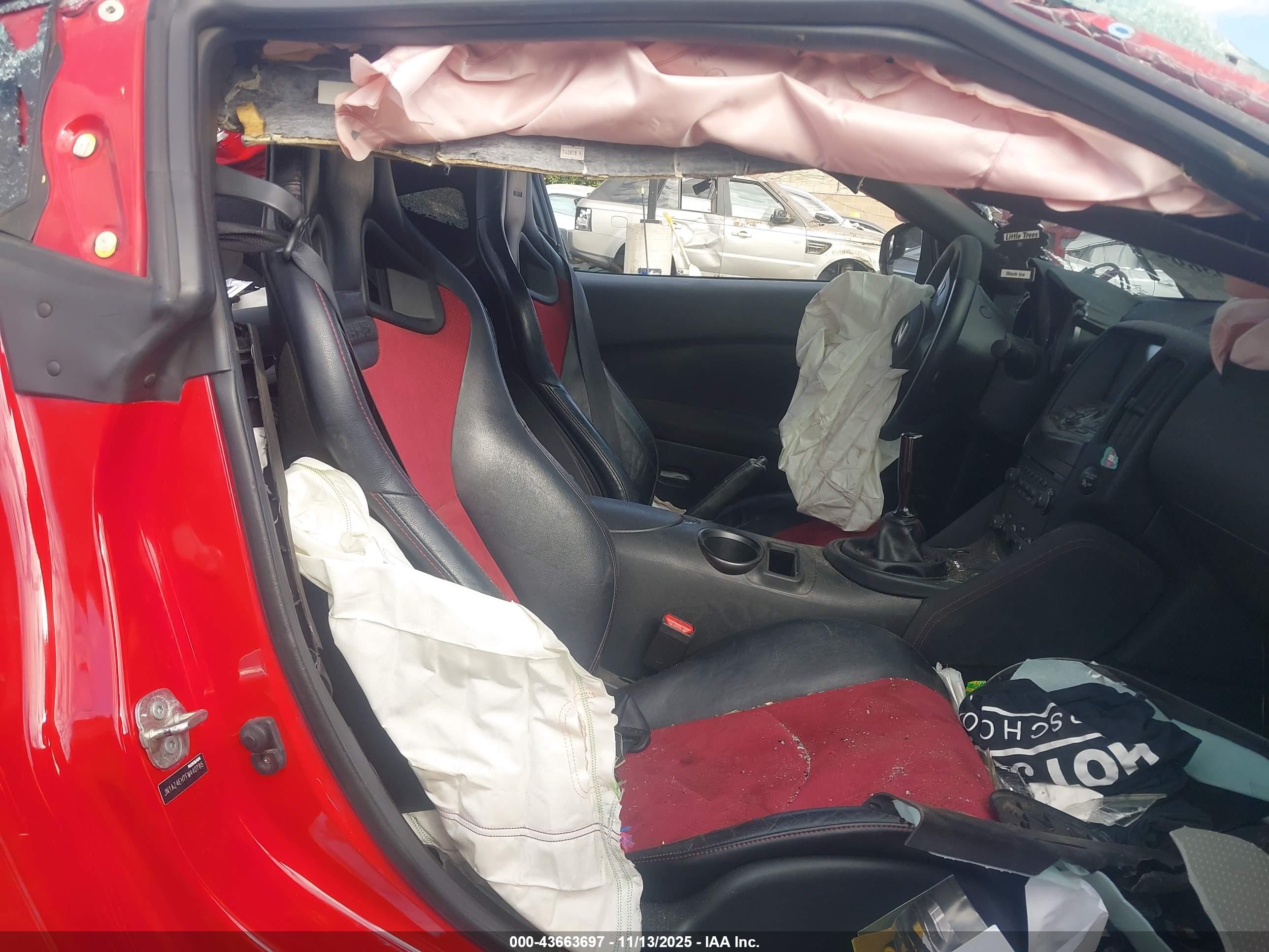 NISSAN 370Z image 8