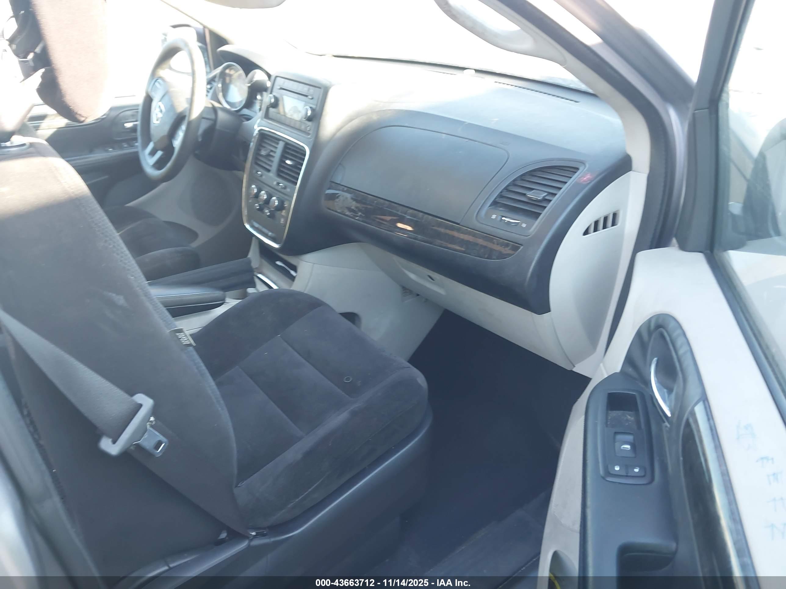 DODGE GRAND image 5