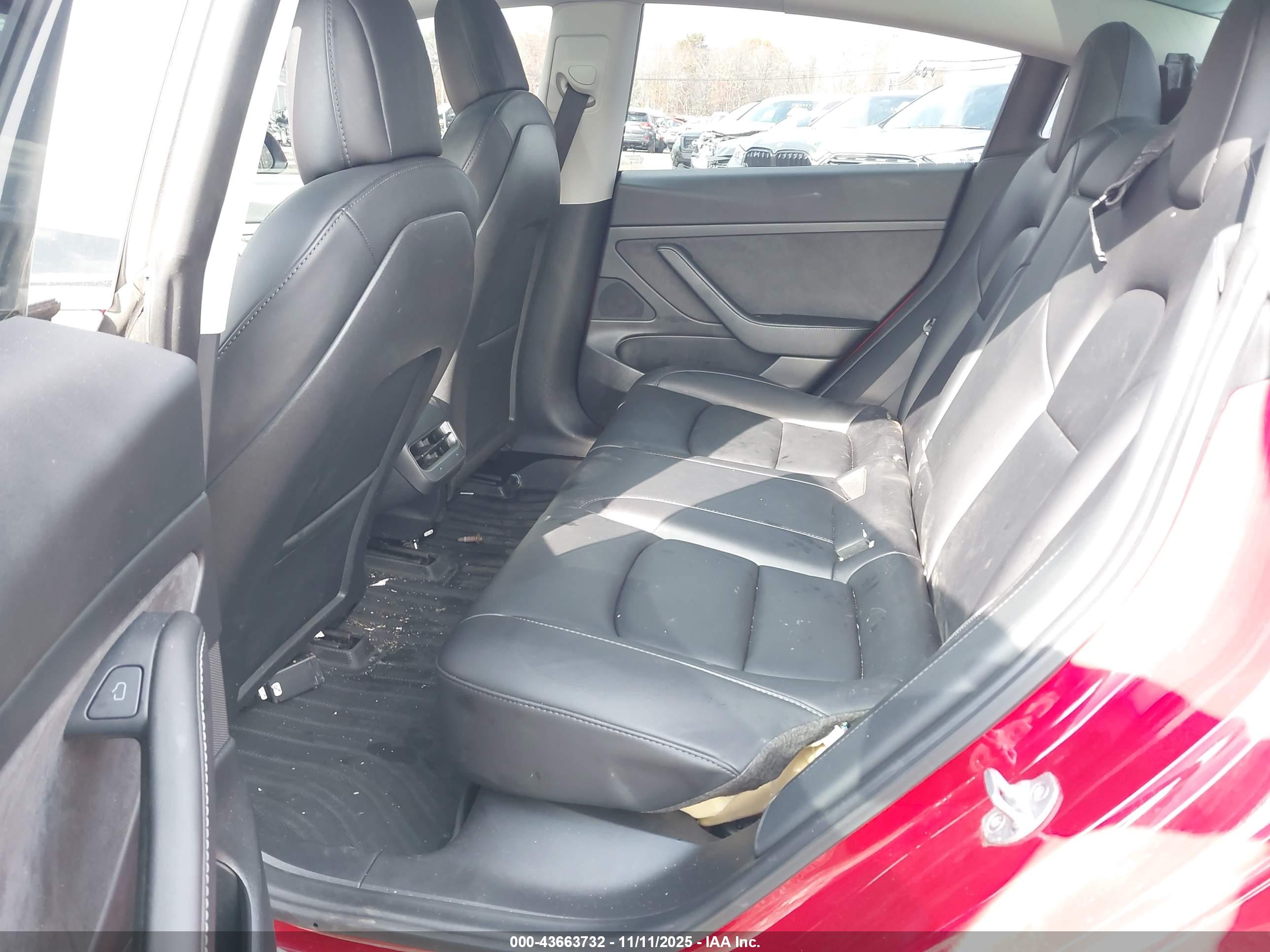 TESLA MODEL image 8