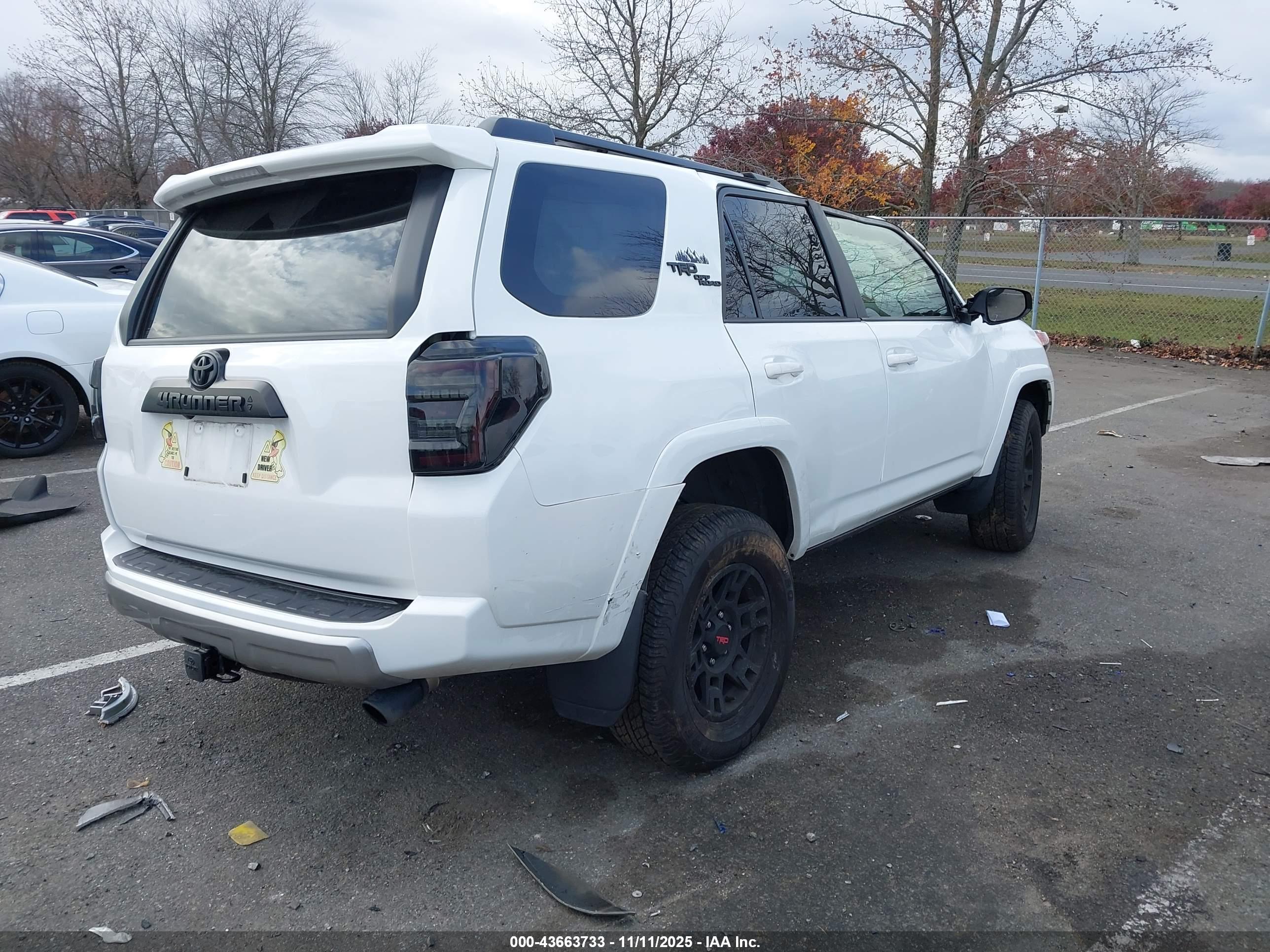 TOYOTA 4RUNNER image 4