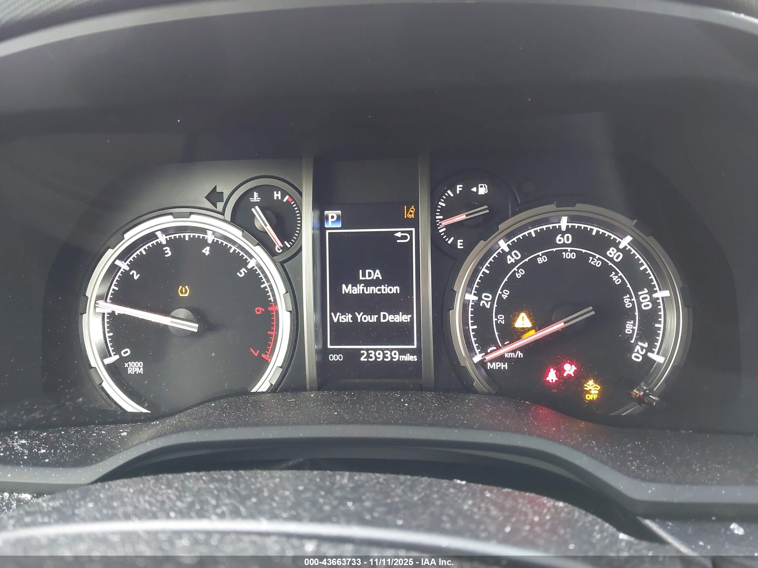 TOYOTA 4RUNNER image 7