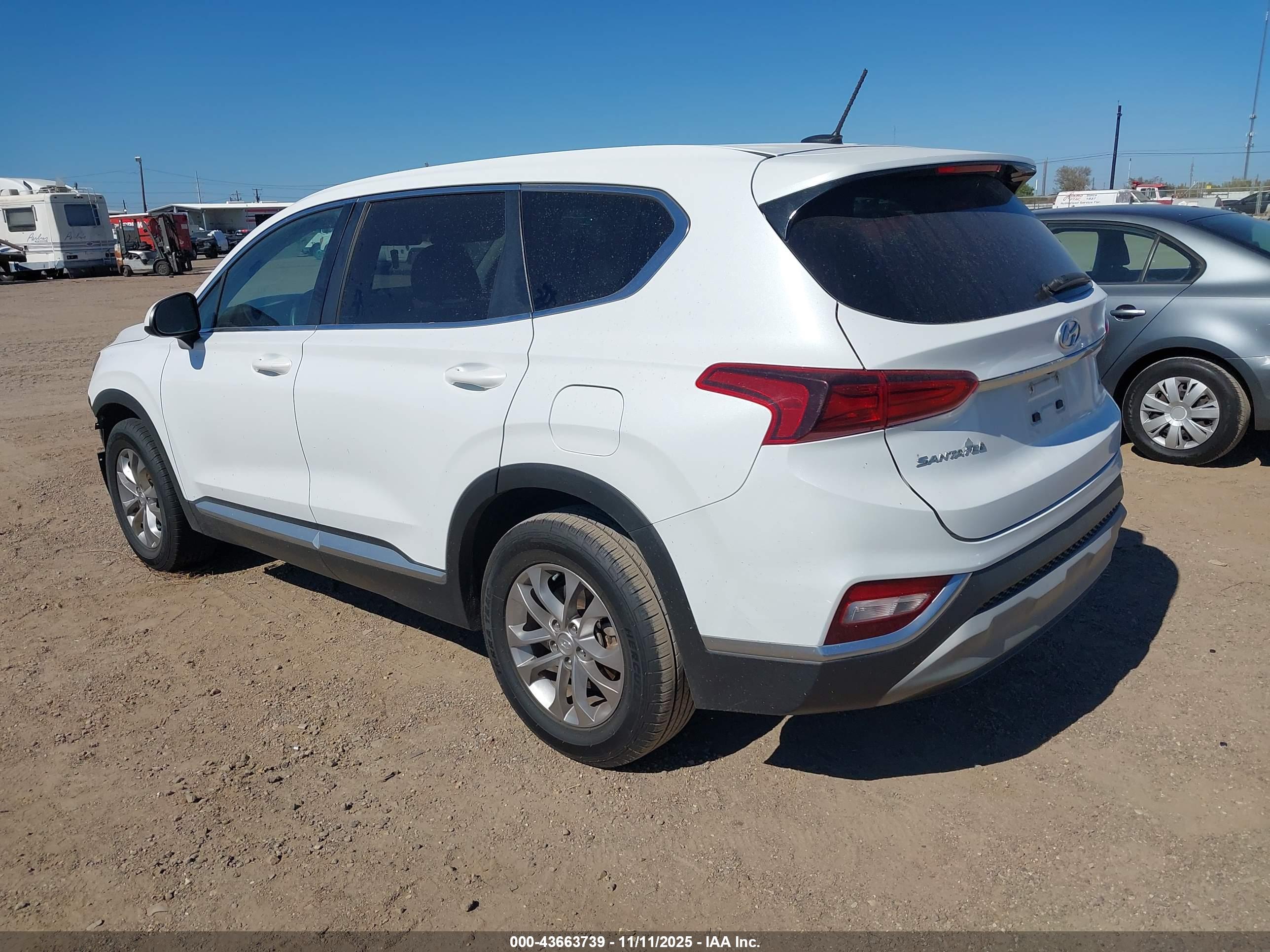 HYUNDAI SANTA image 3