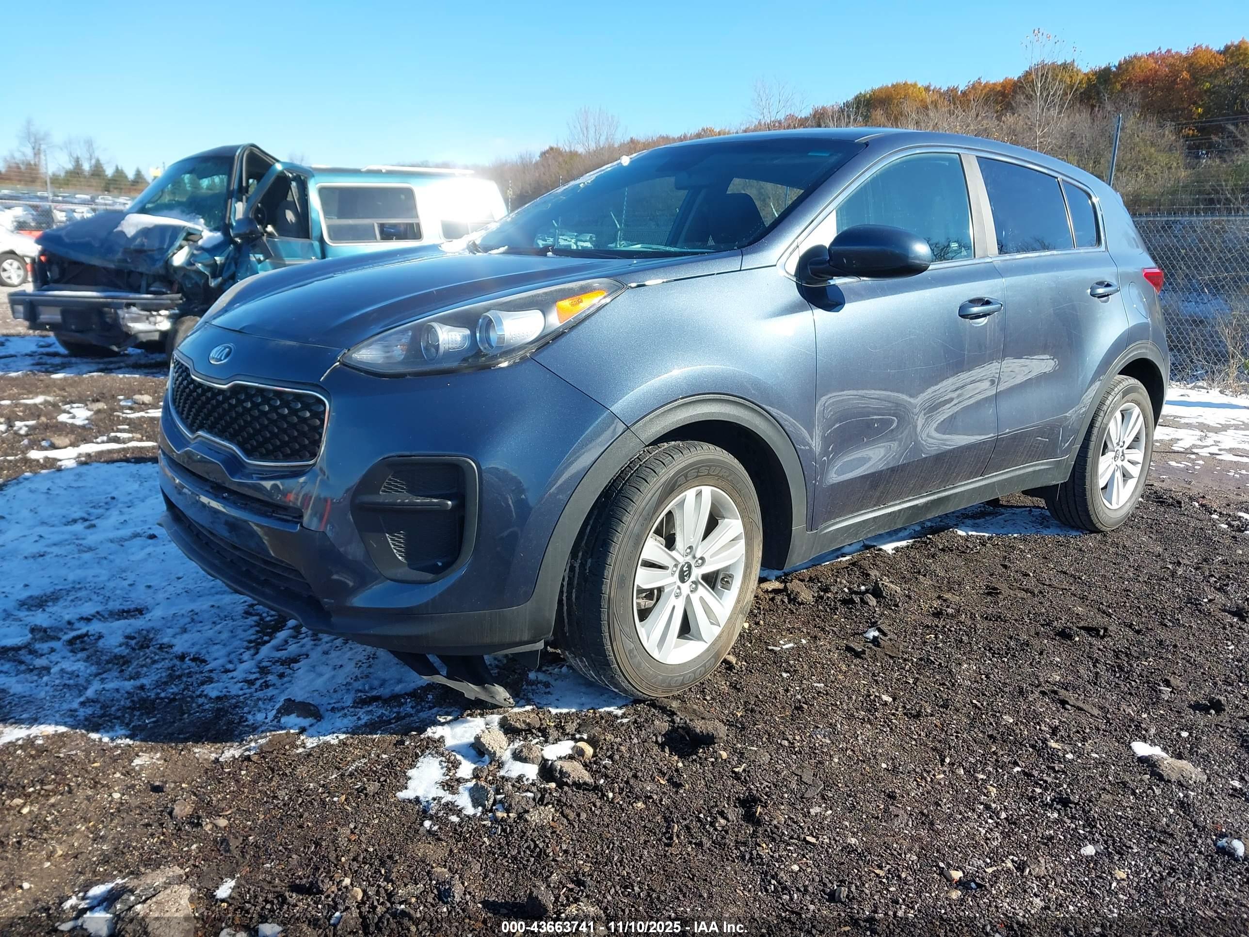 KIA SPORTAGE image 2