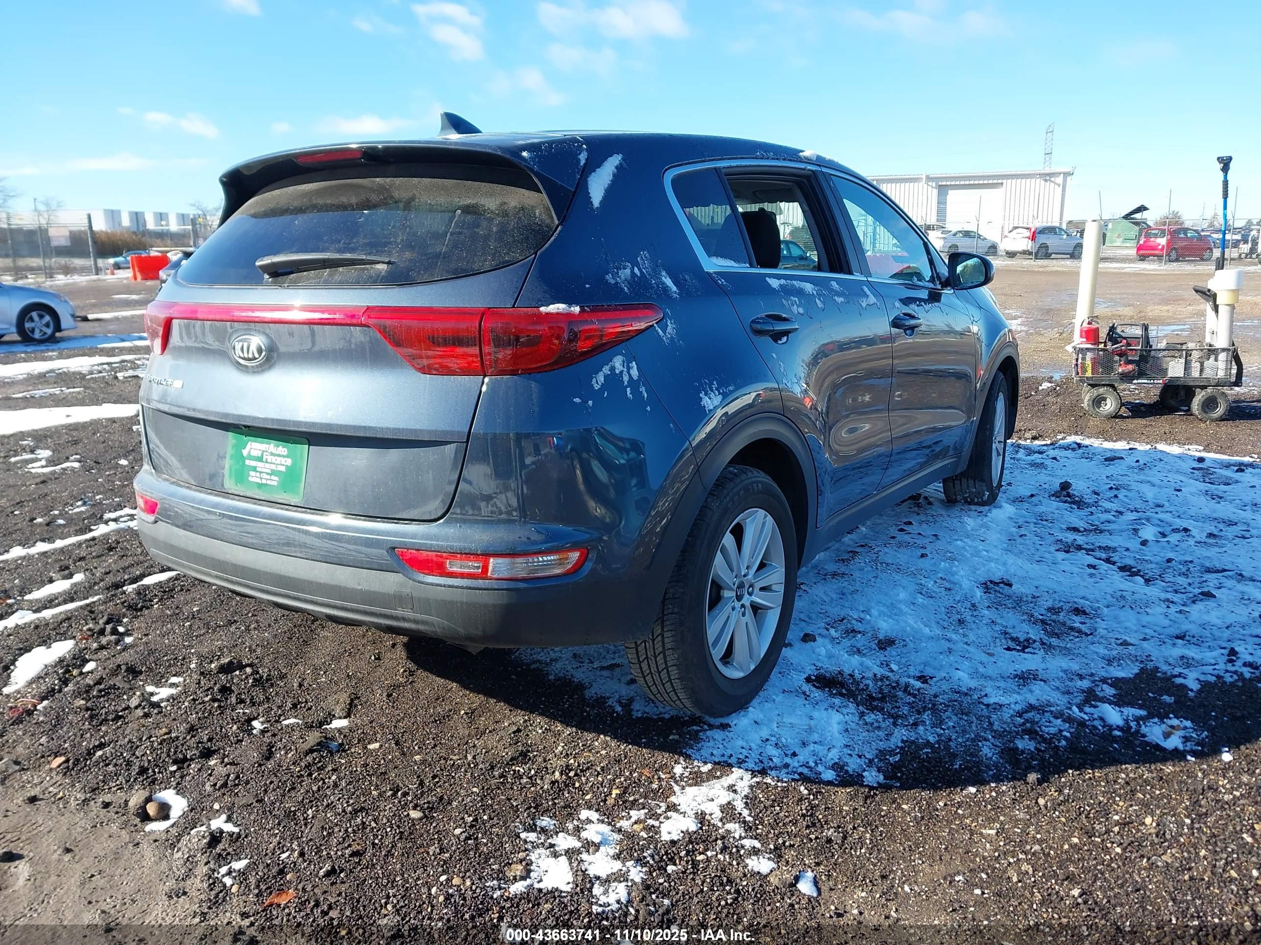 KIA SPORTAGE image 4
