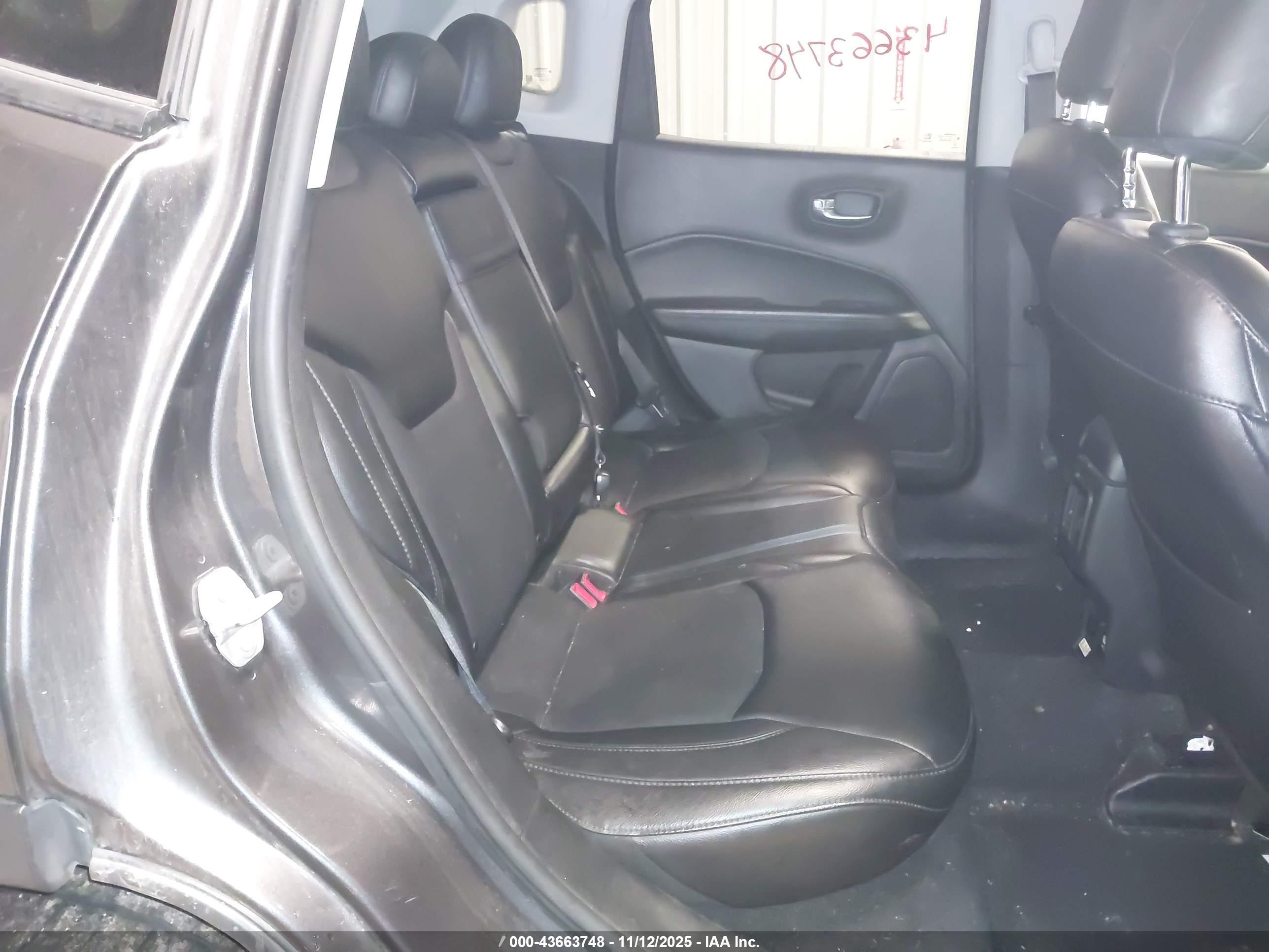 JEEP COMPASS image 8