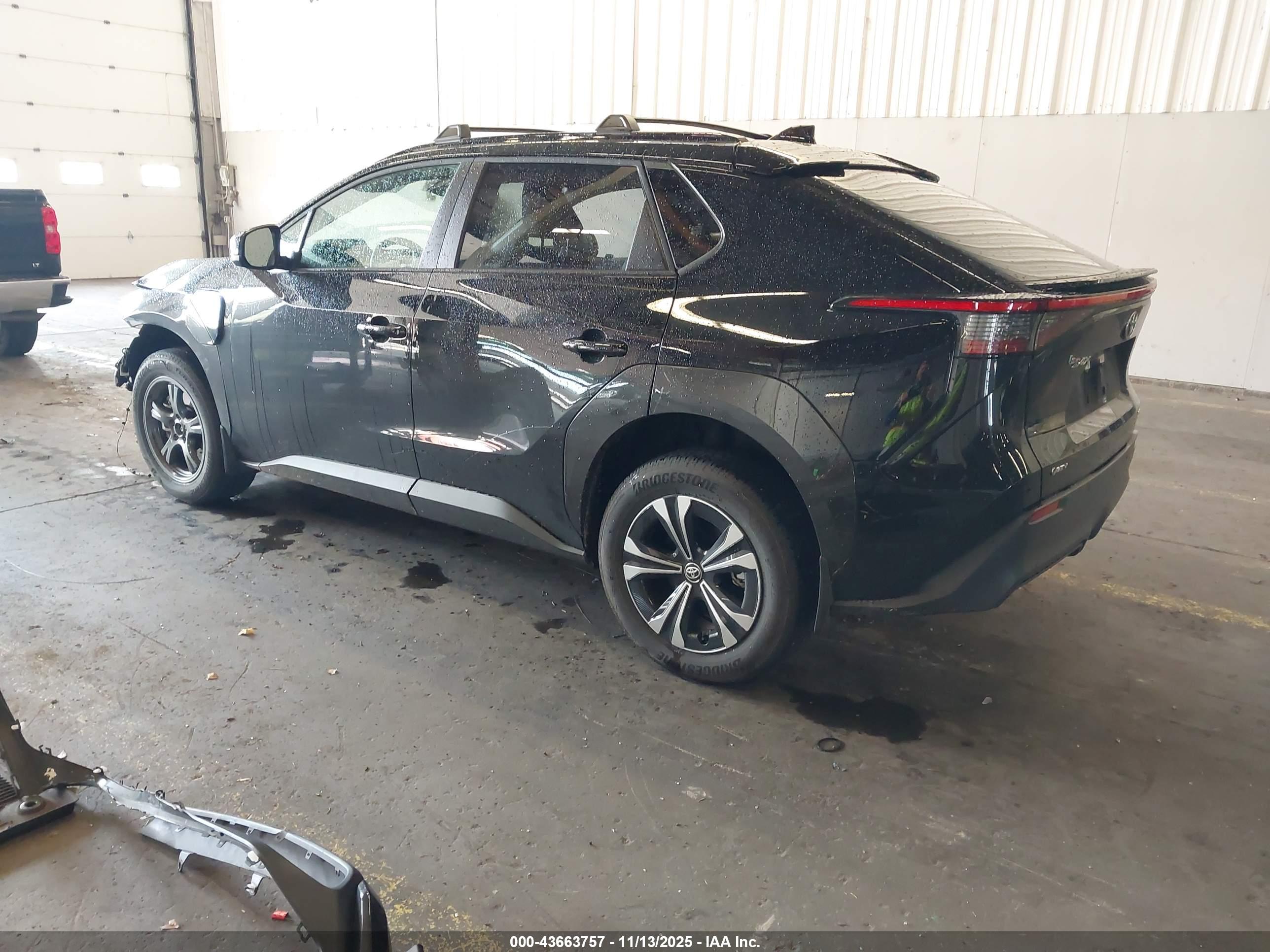 TOYOTA BZ4X image 3