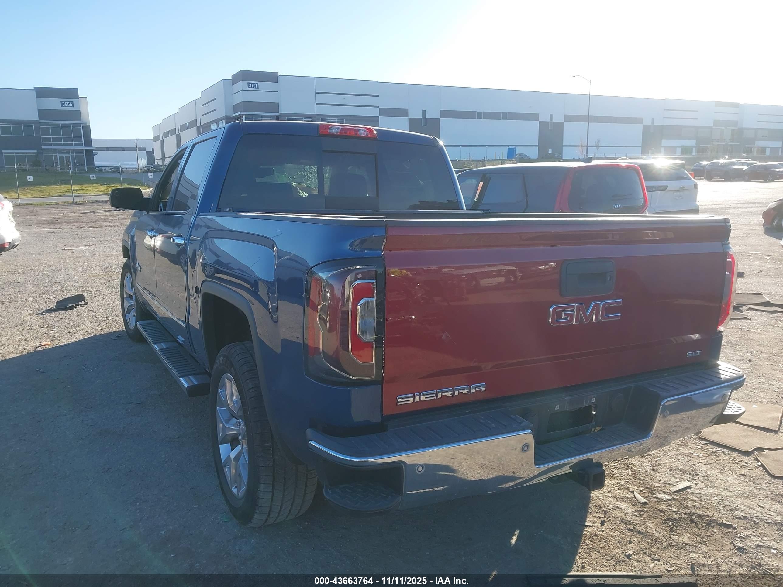 GMC SIERRA image 3