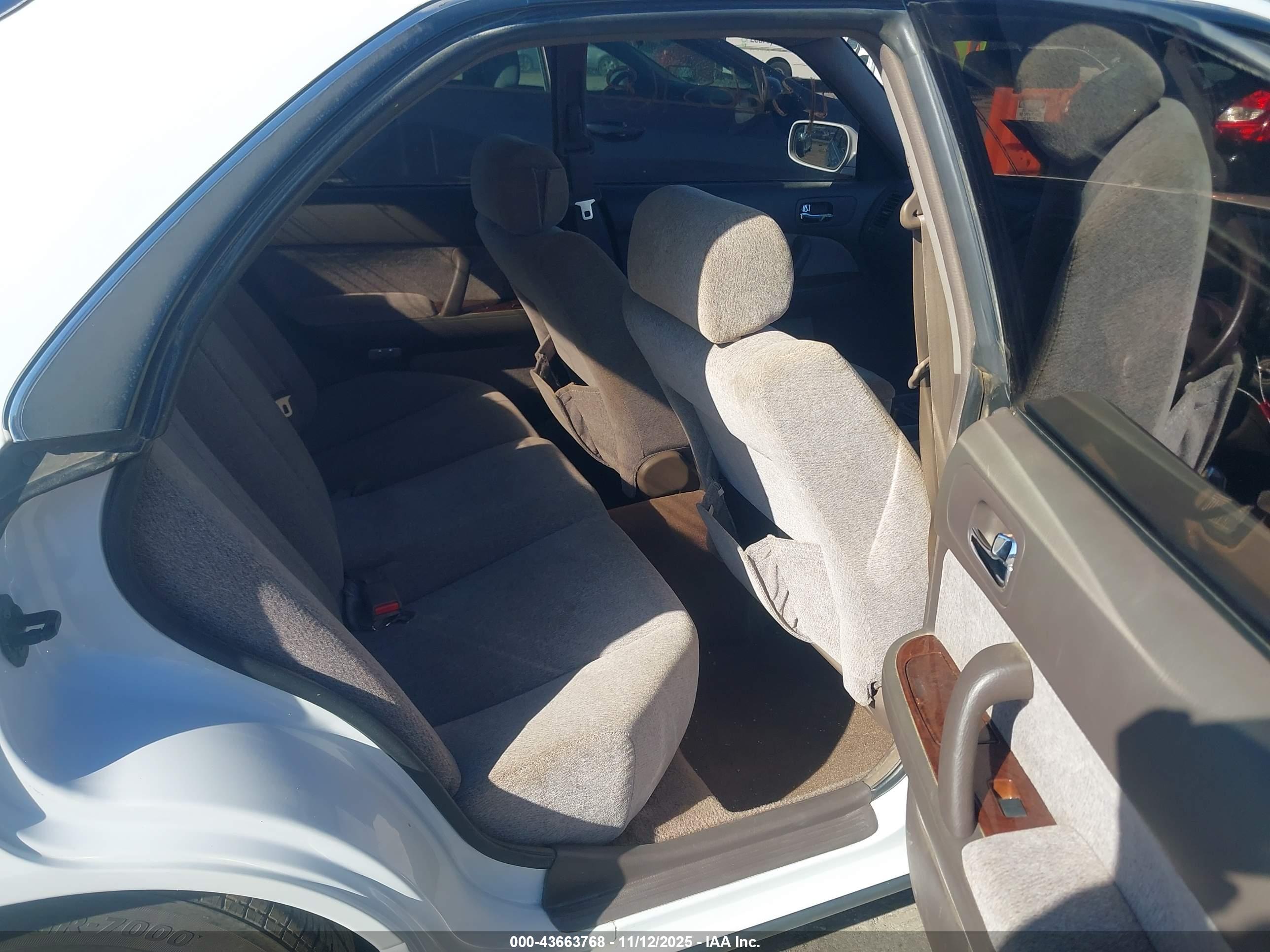 NISSAN CEDRIC image 8