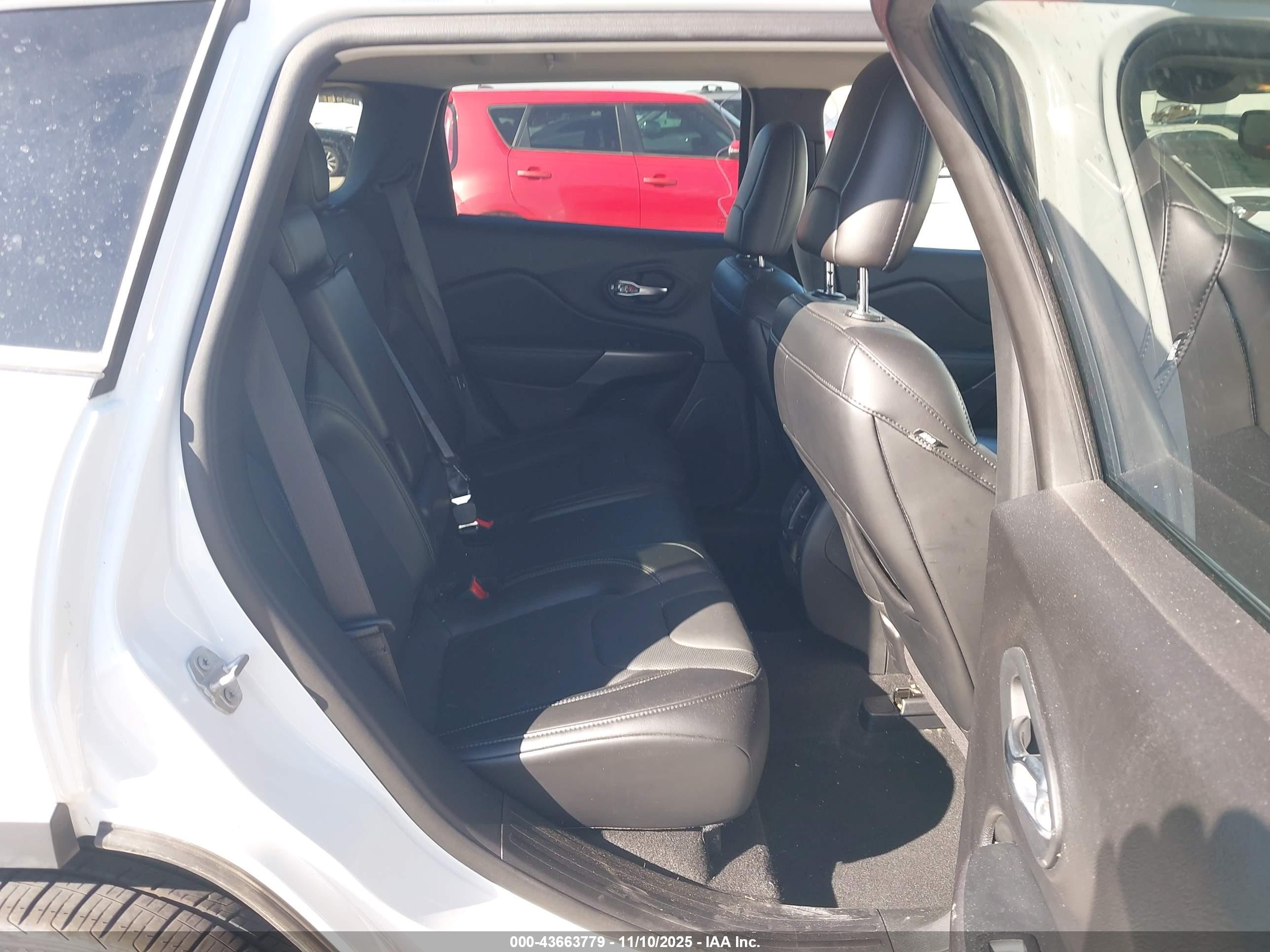 JEEP CHEROKEE image 8