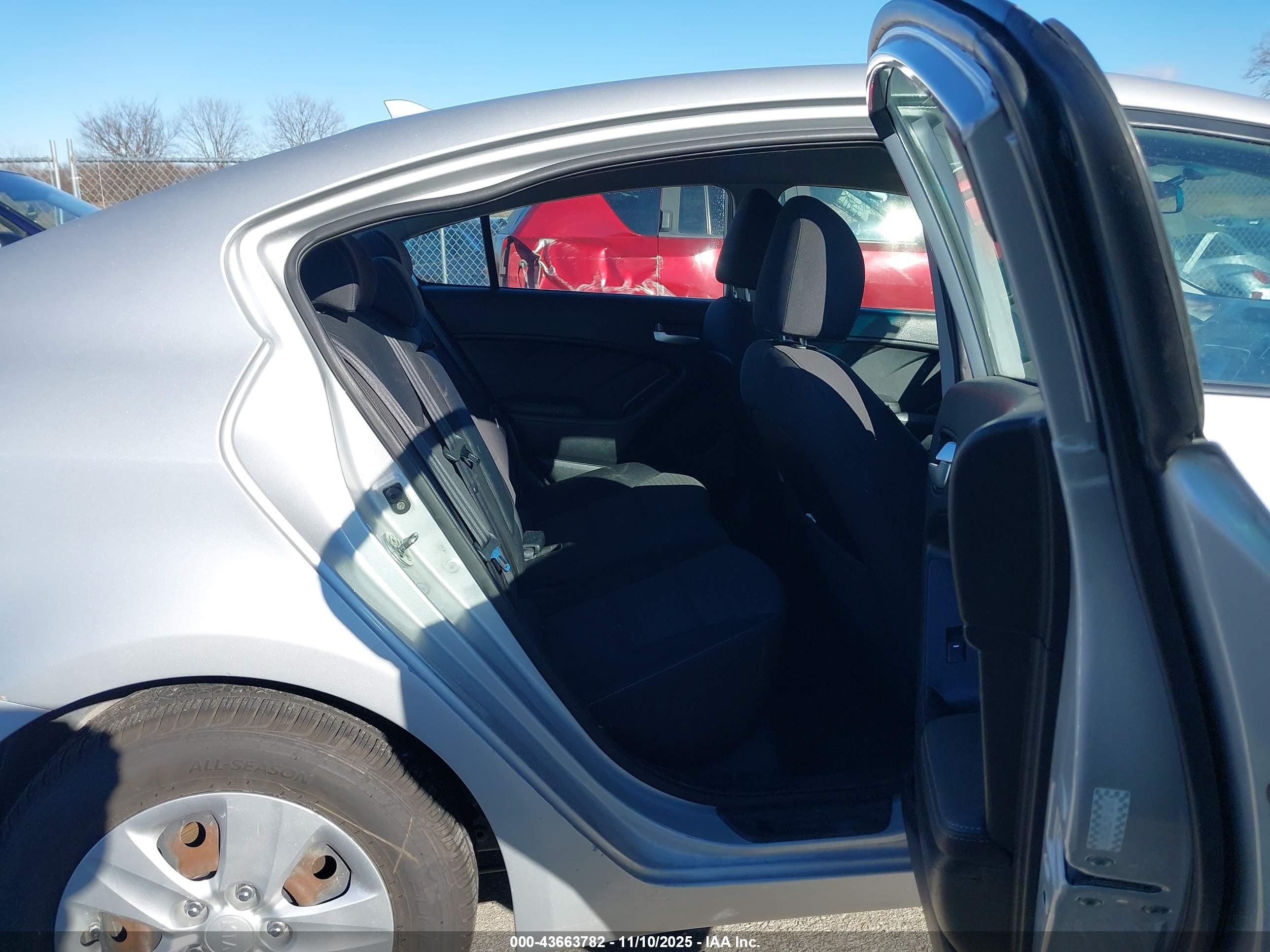 KIA FORTE image 8