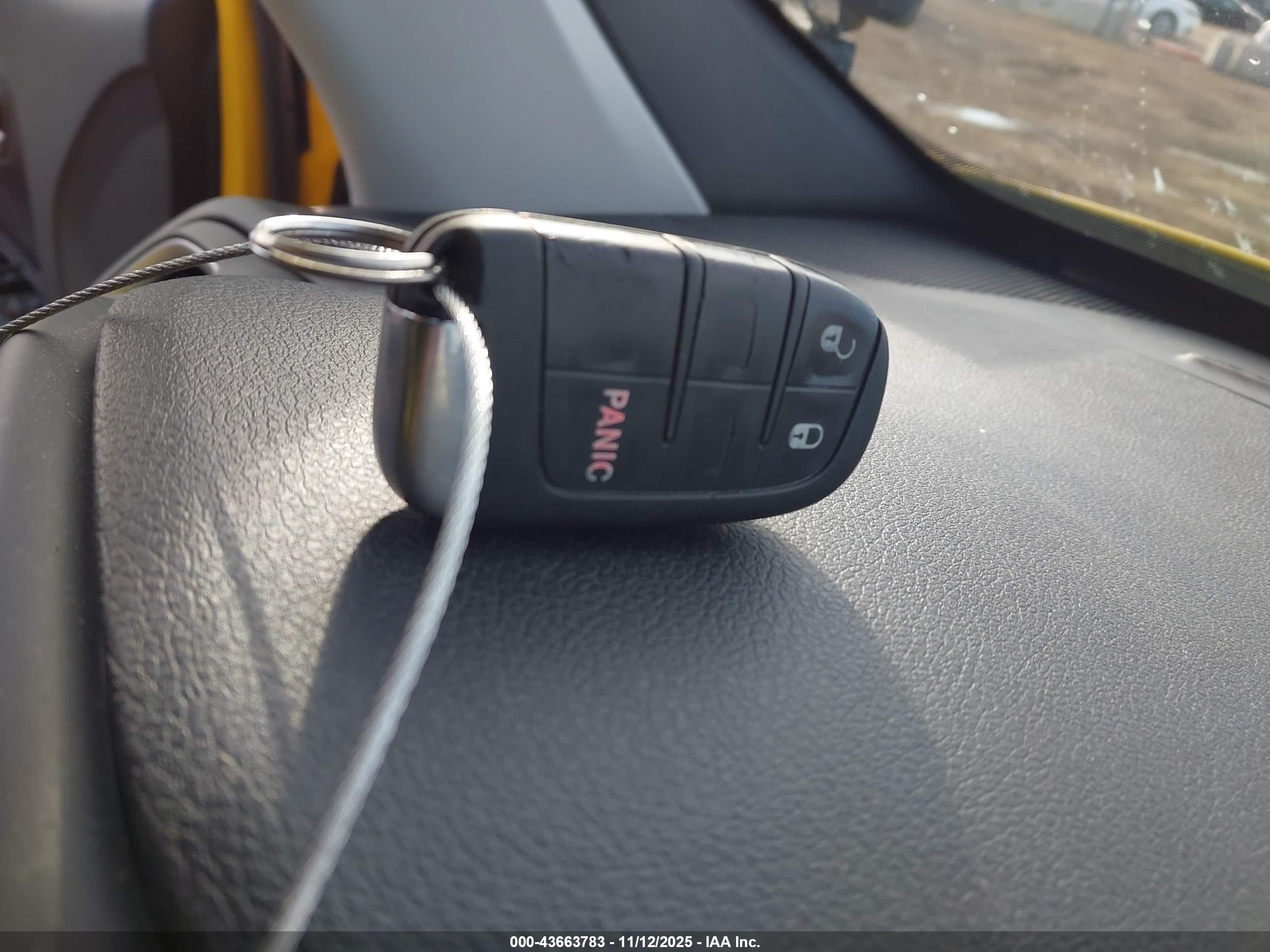 JEEP RENEGADE image 11