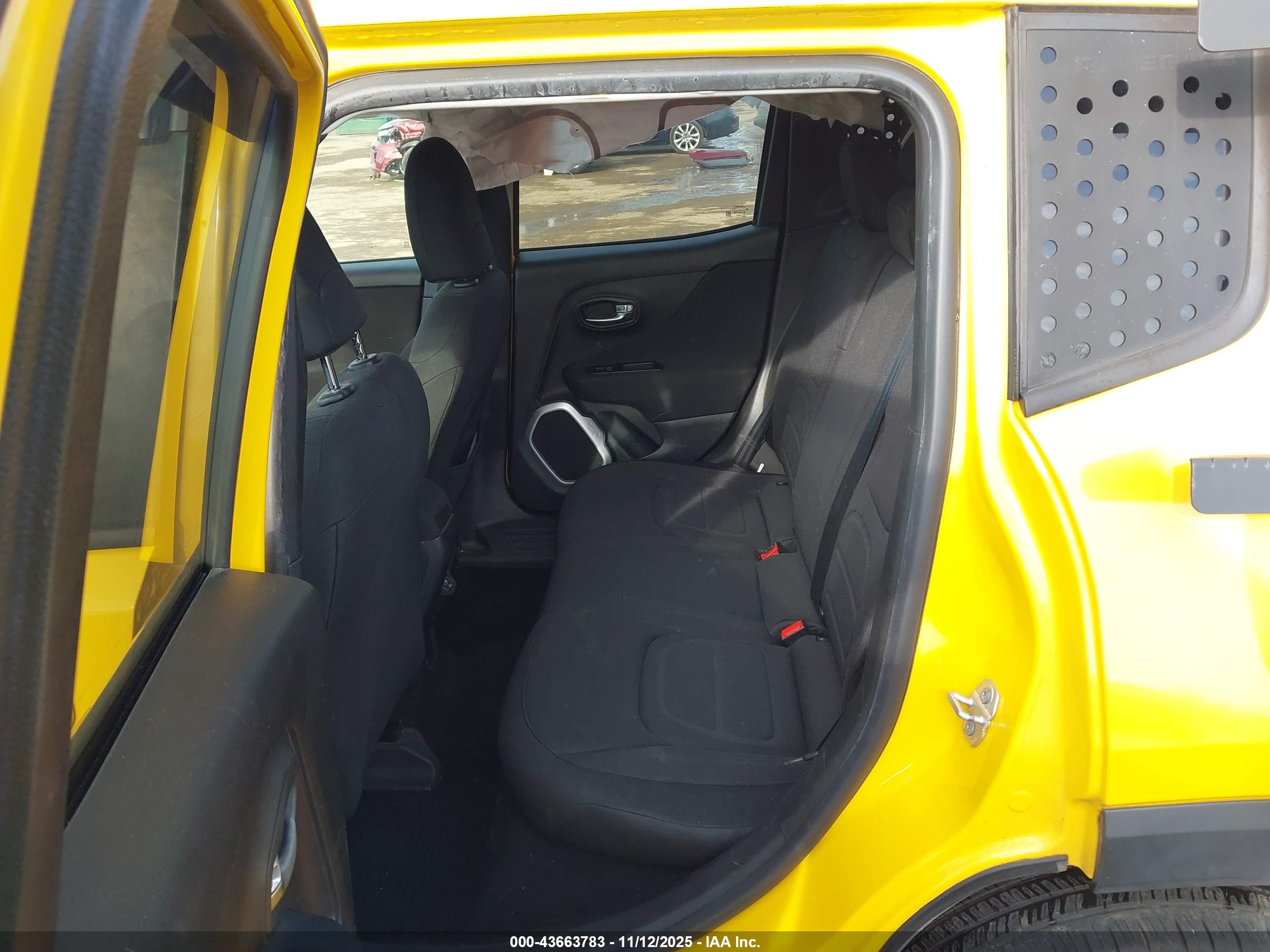 JEEP RENEGADE image 8