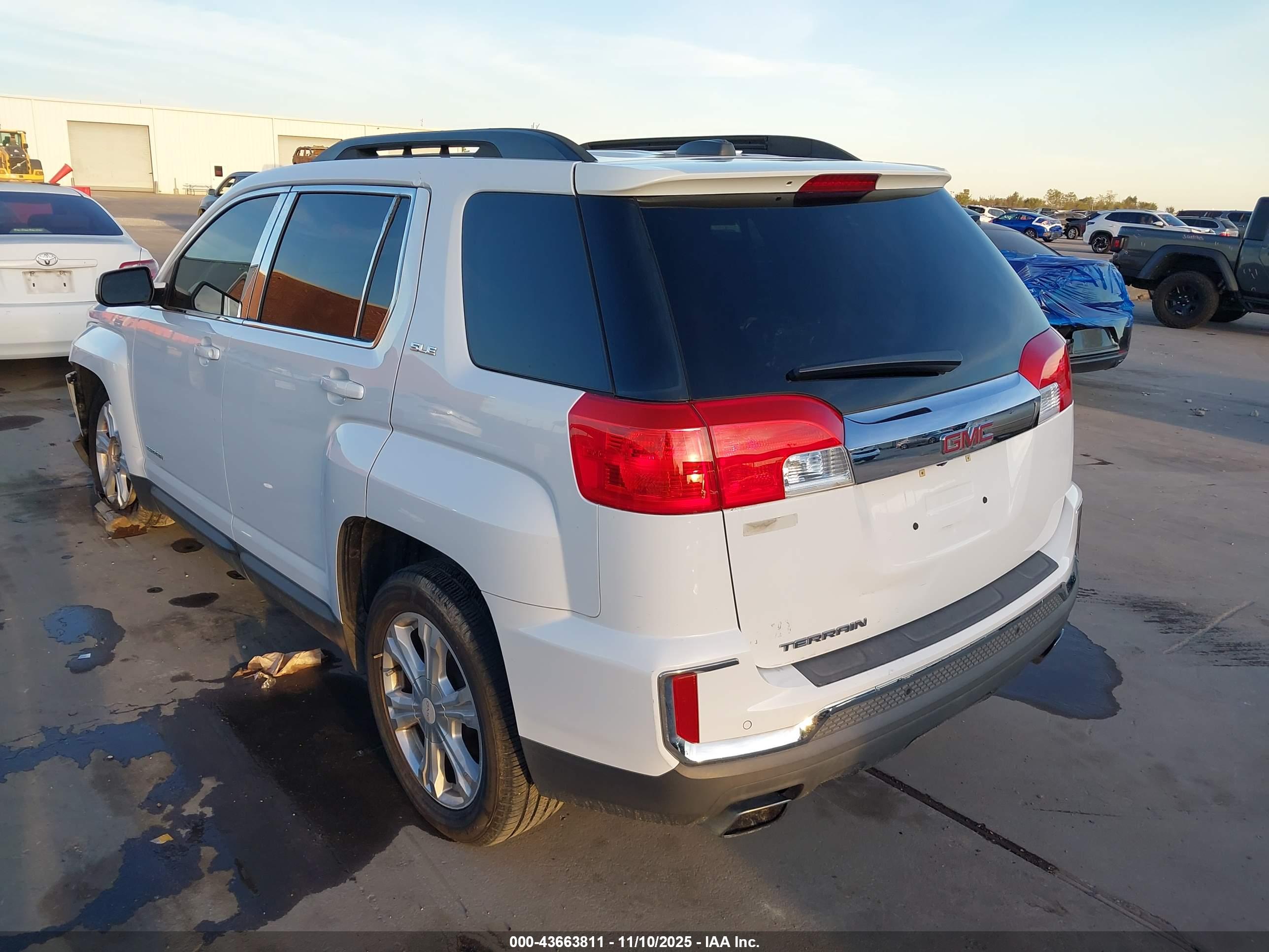 GMC TERRAIN image 3